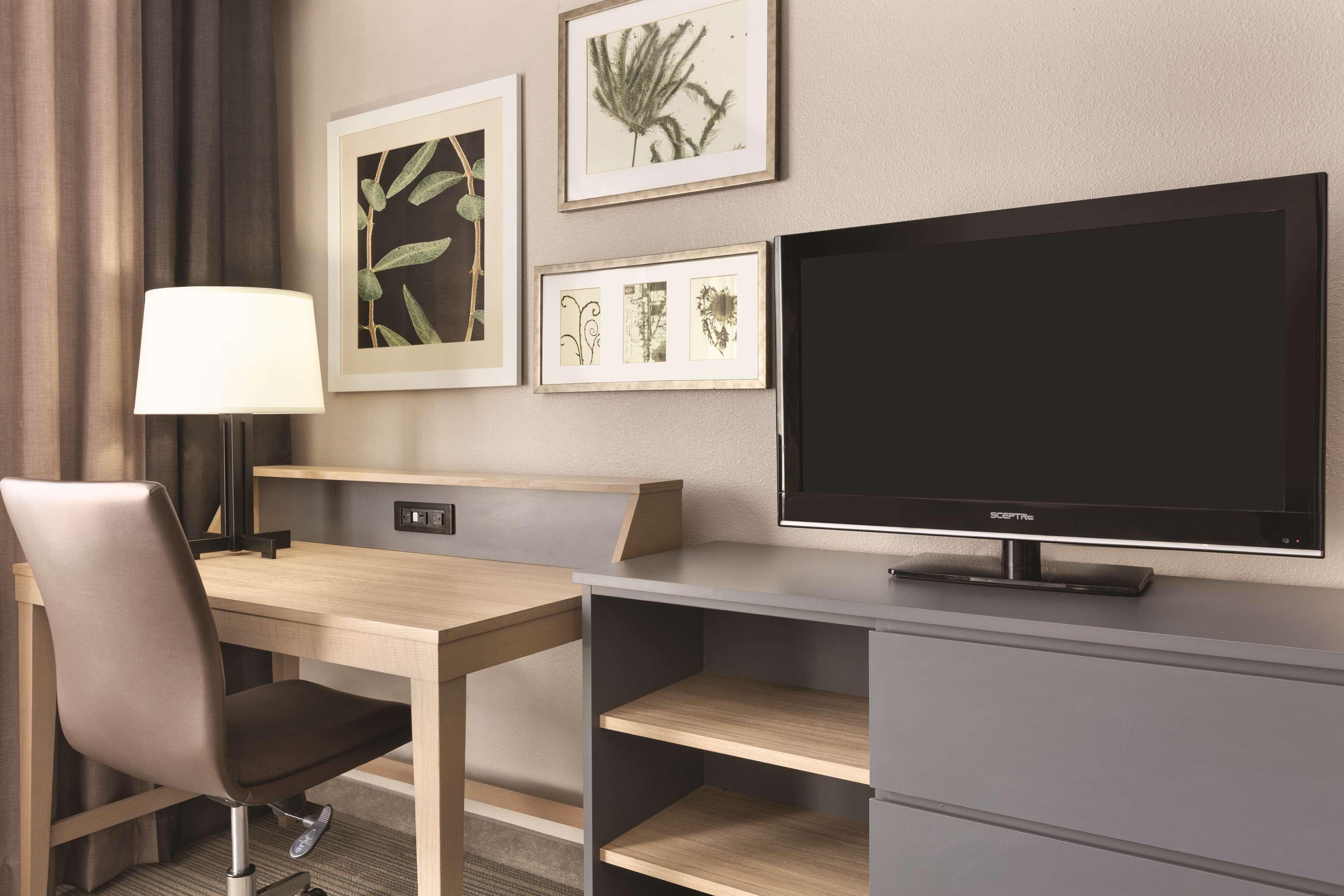 Country Inn & Suites by Radisson, Fresno North, CA — 11