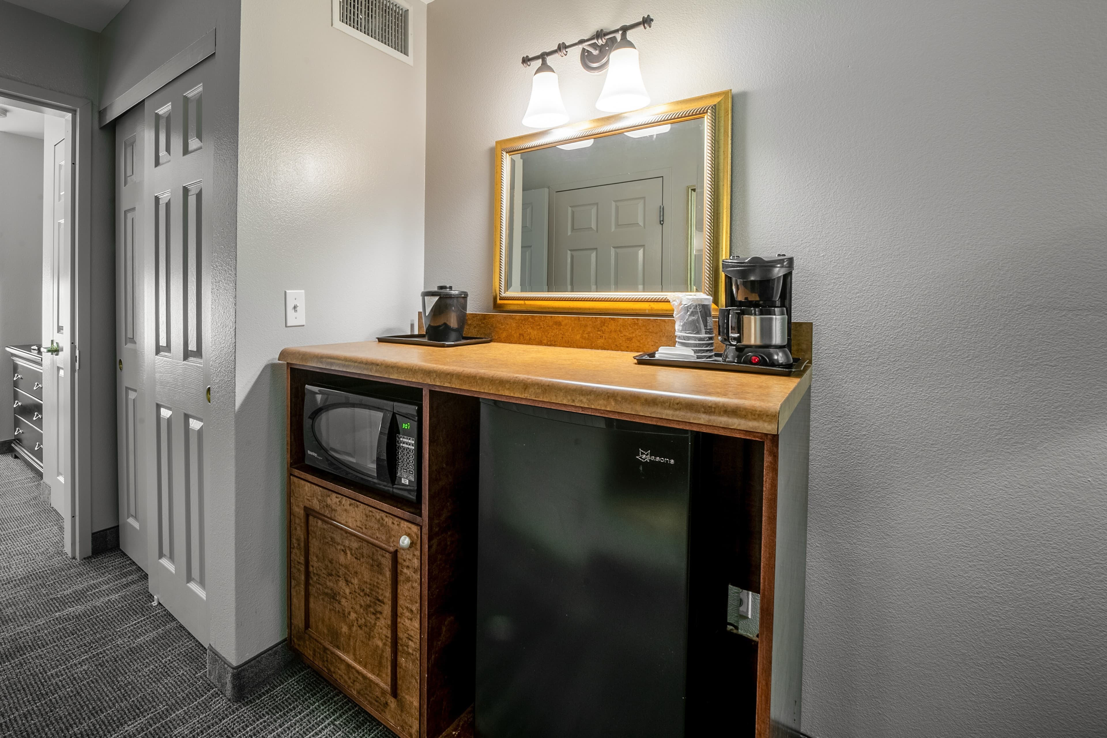 Country Inn & Suites by Radisson, Ontario at Ontario Mills, CA — 16