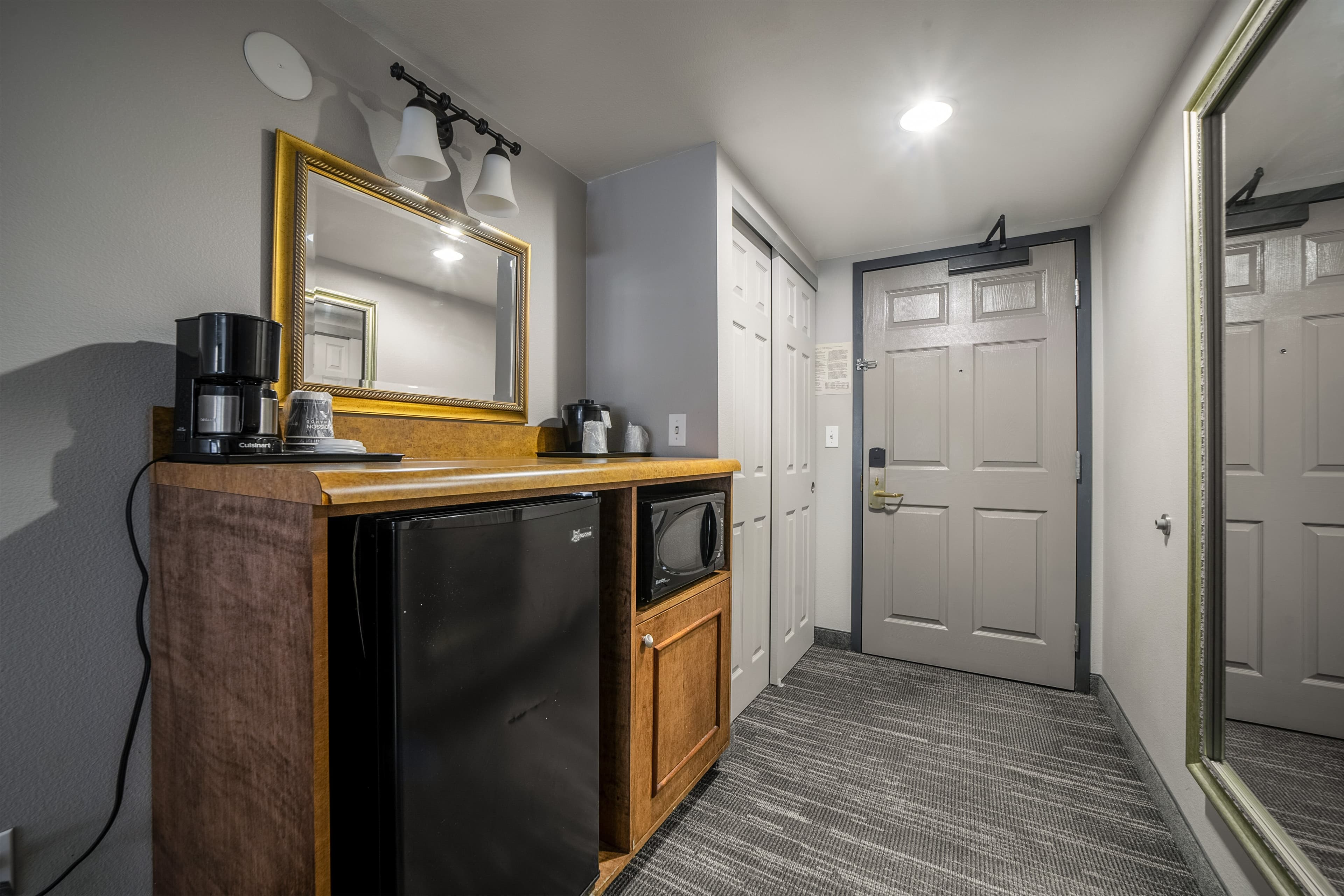 Country Inn & Suites by Radisson, Ontario at Ontario Mills, CA — 22