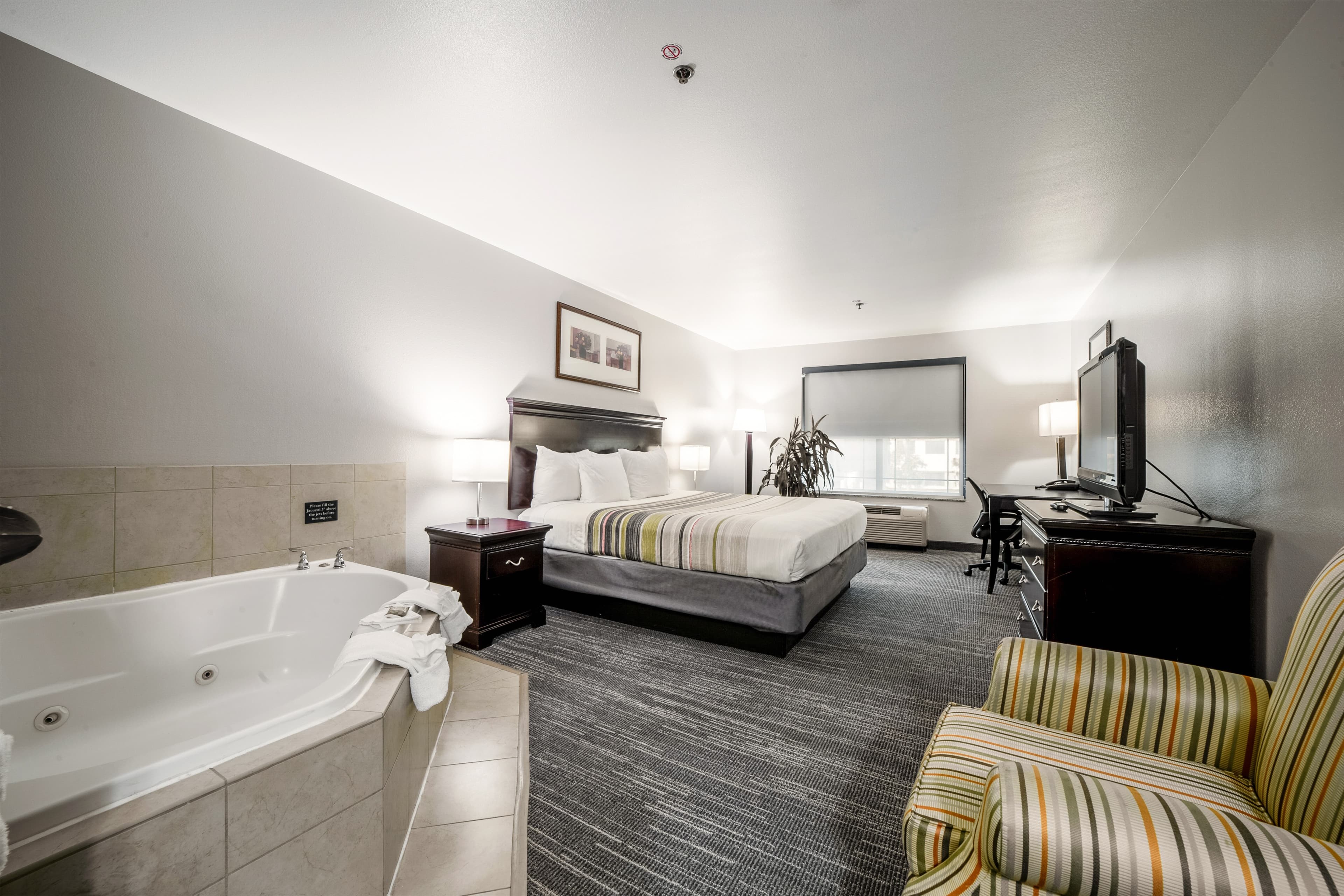Country Inn & Suites by Radisson, Ontario at Ontario Mills, CA — 40