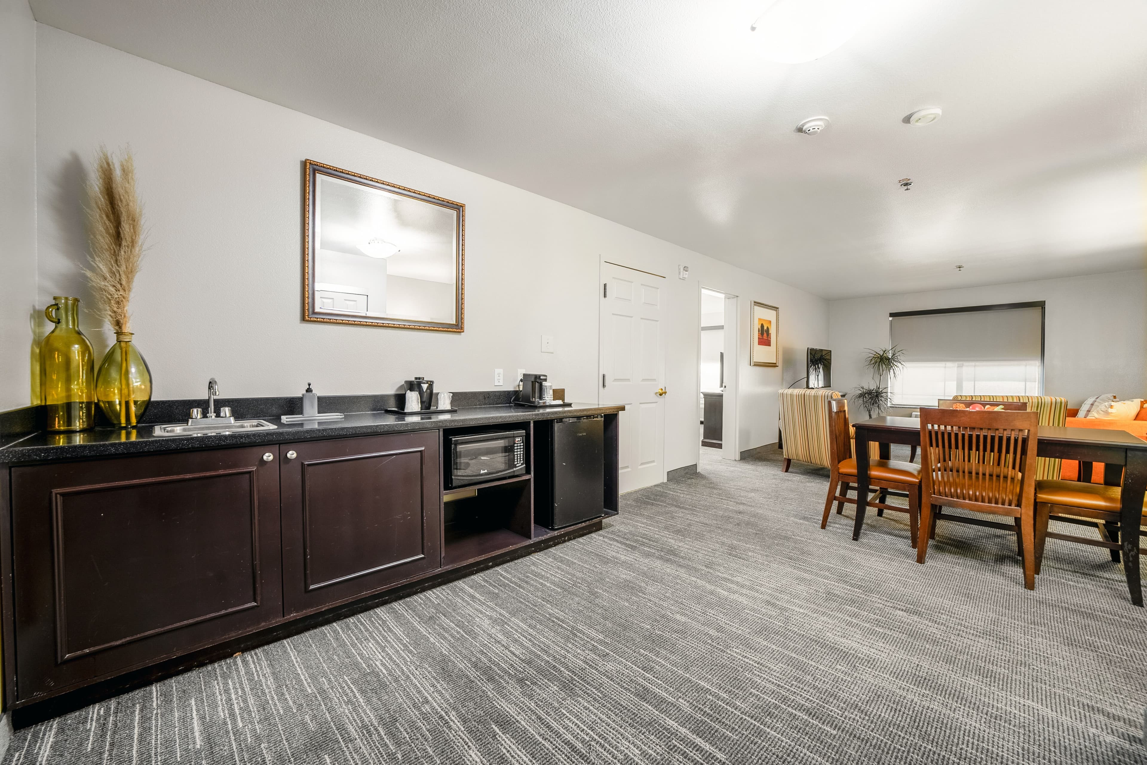 Country Inn & Suites by Radisson, Ontario at Ontario Mills, CA — 64
