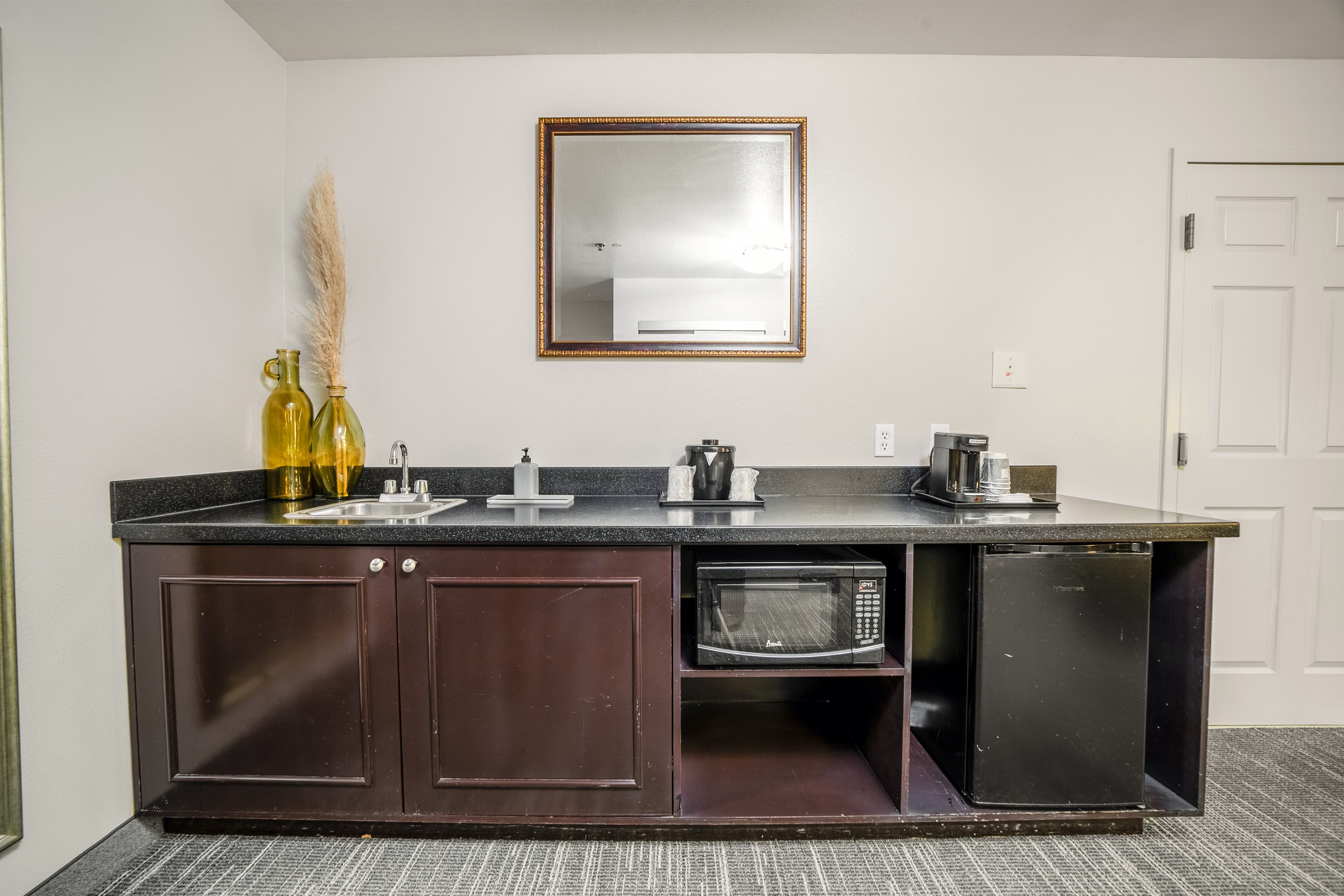 Country Inn & Suites by Radisson, Ontario at Ontario Mills, CA — 65