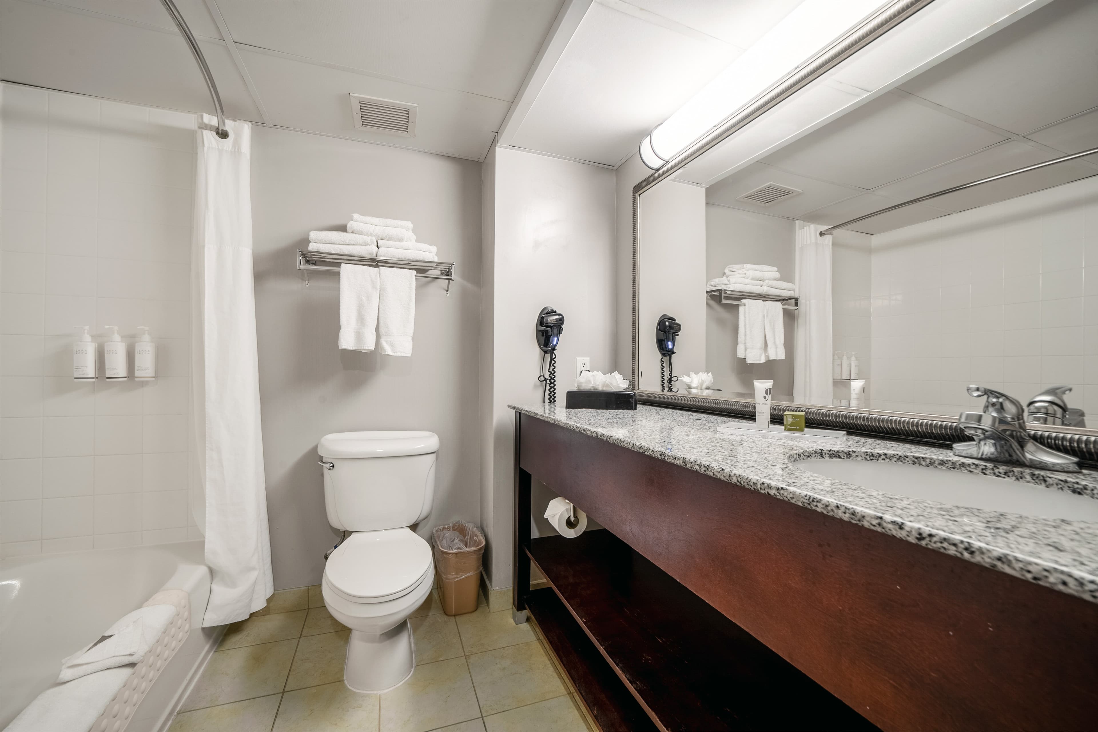 Country Inn & Suites by Radisson, Ontario at Ontario Mills, CA — 6