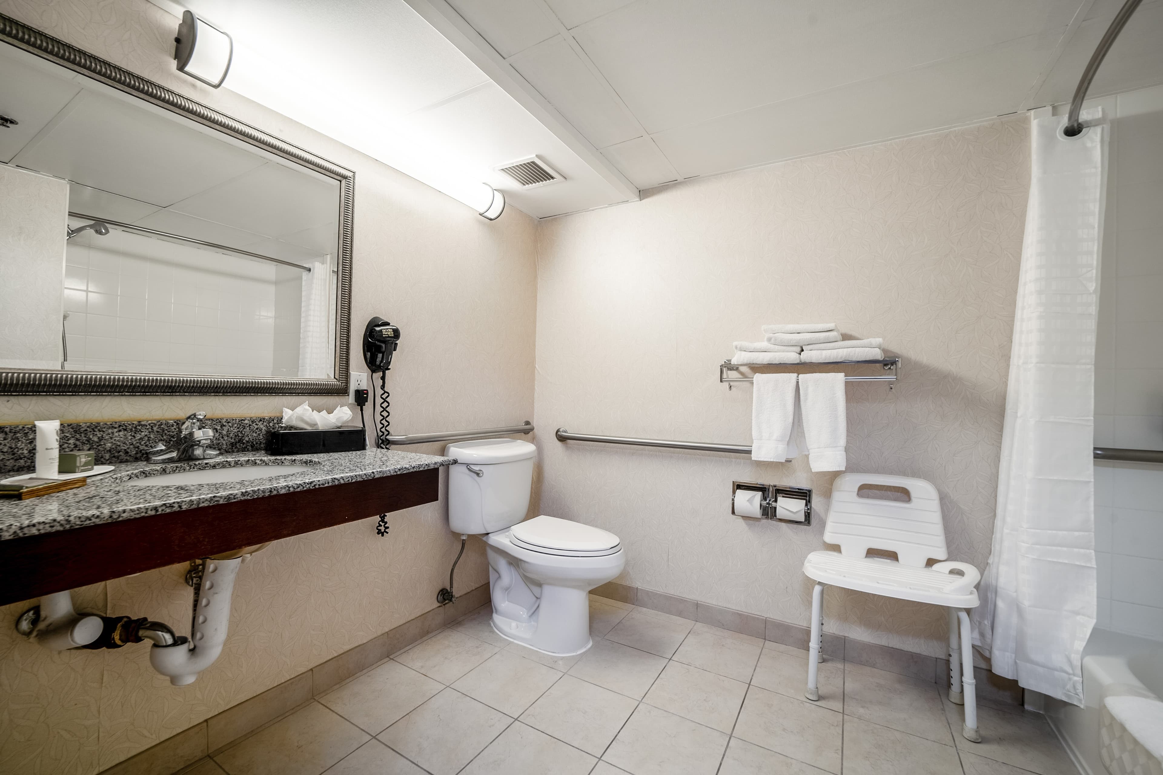 Country Inn & Suites by Radisson, Ontario at Ontario Mills, CA — 11