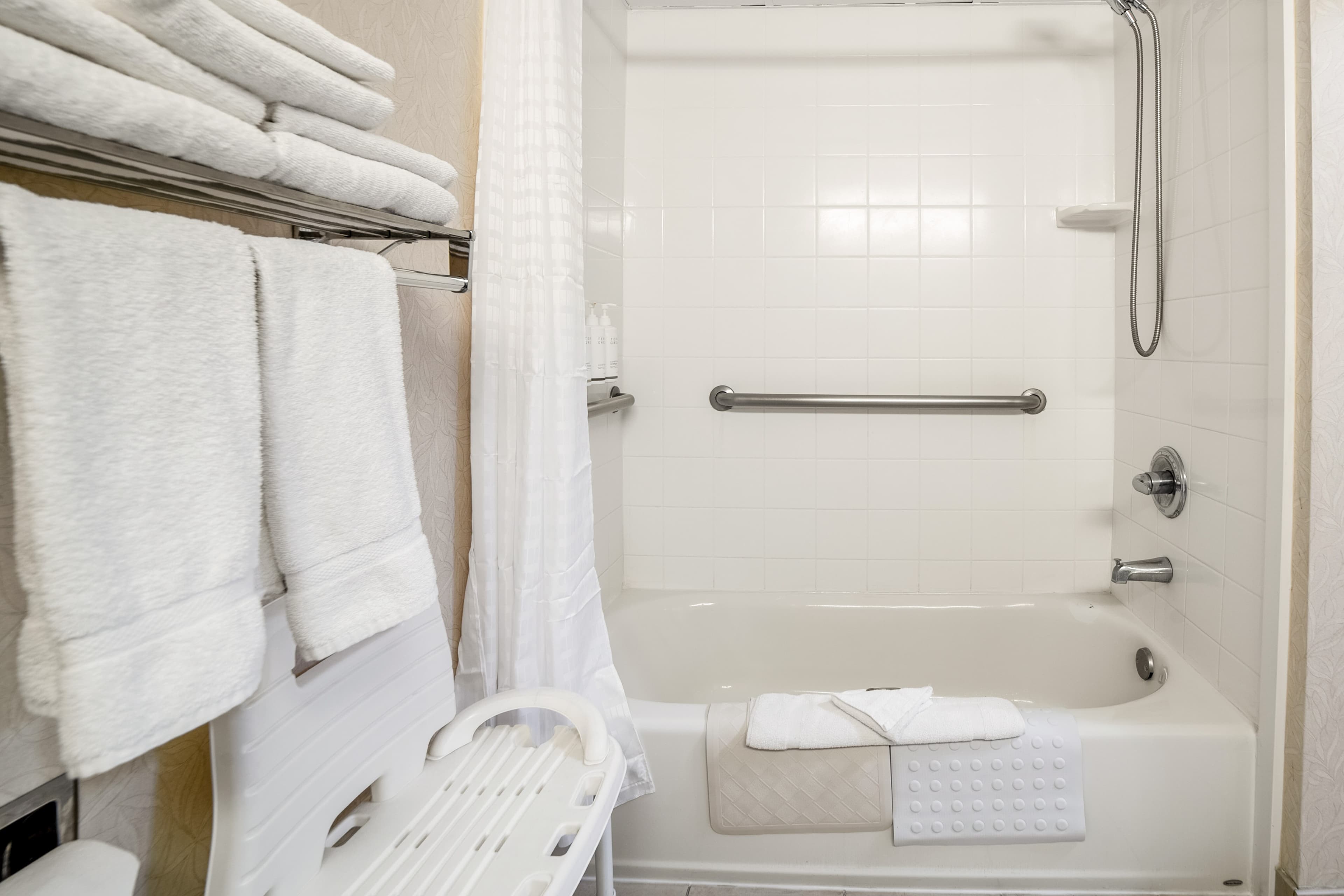 Country Inn & Suites by Radisson, Ontario at Ontario Mills, CA — 12