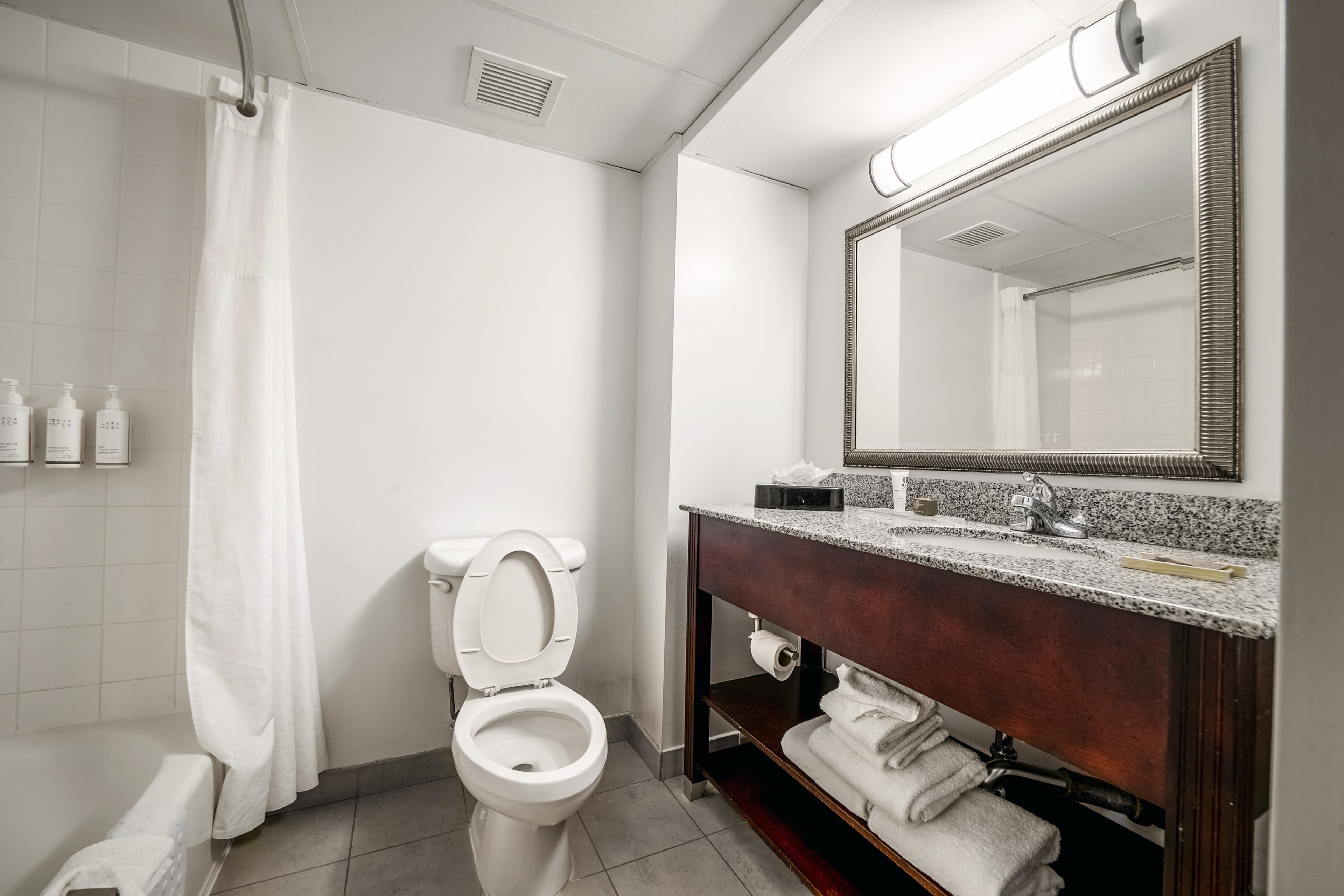Country Inn & Suites by Radisson, Ontario at Ontario Mills, CA — 27