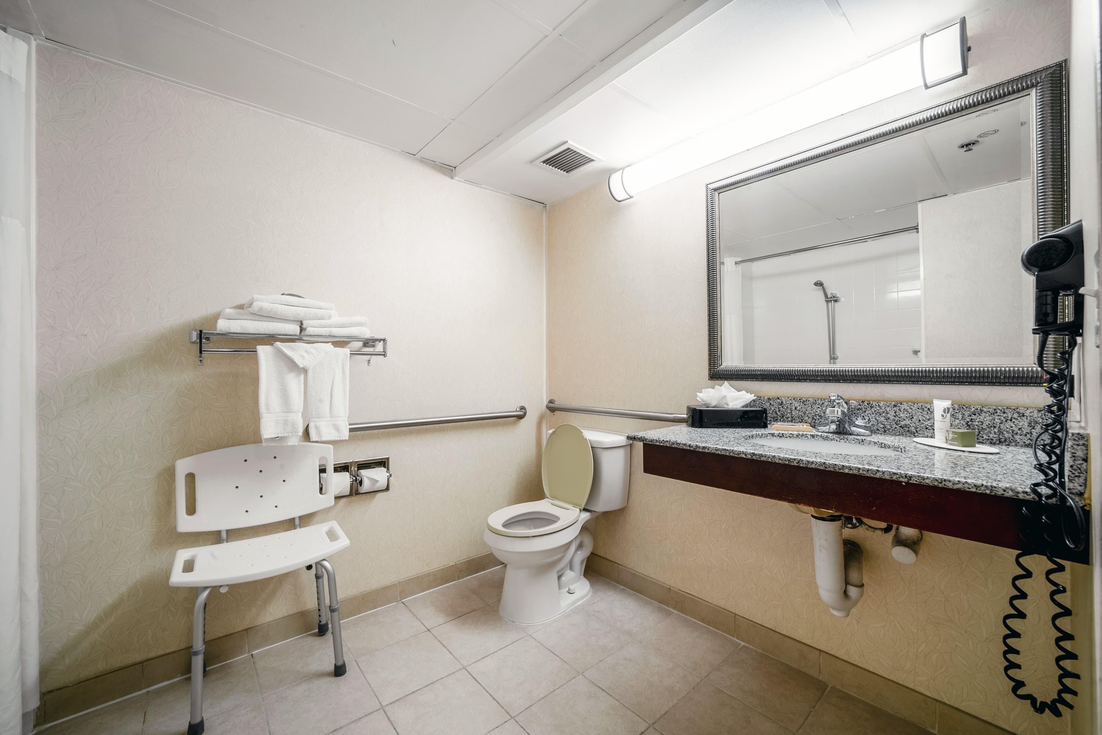 Country Inn & Suites by Radisson, Ontario at Ontario Mills, CA — 34