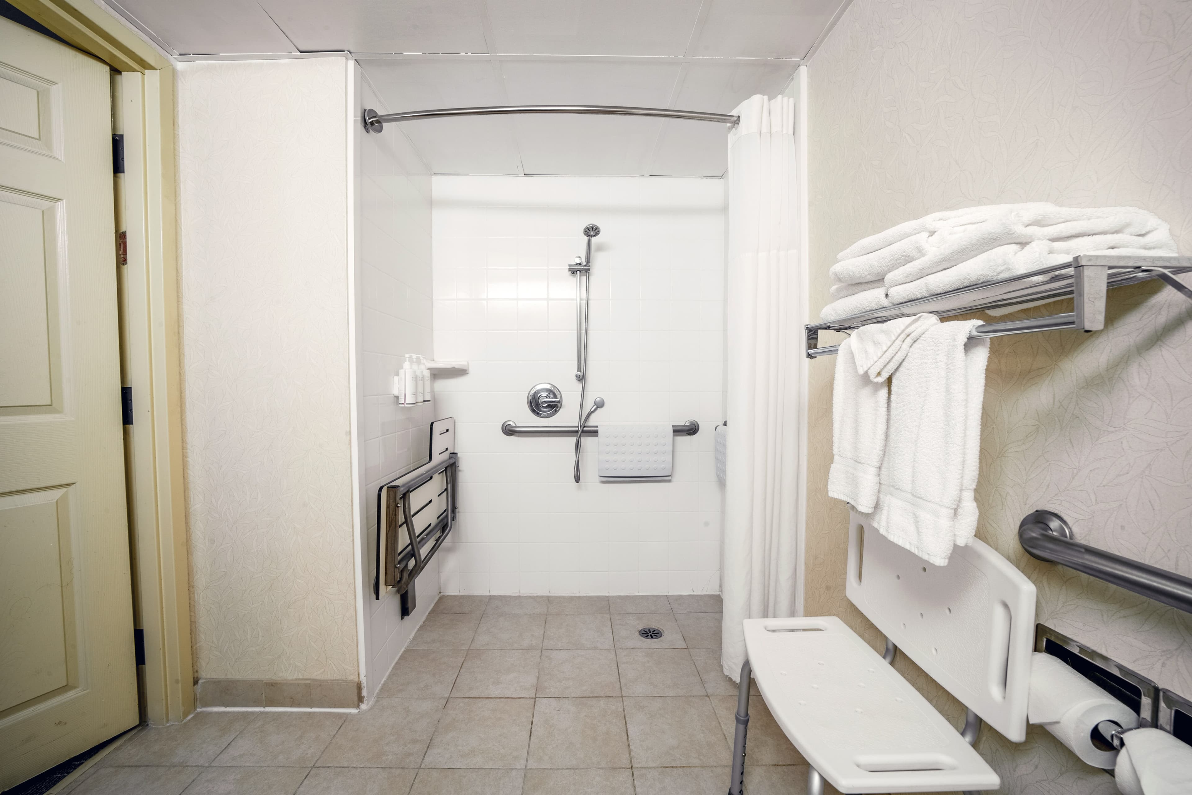 Country Inn & Suites by Radisson, Ontario at Ontario Mills, CA — 35