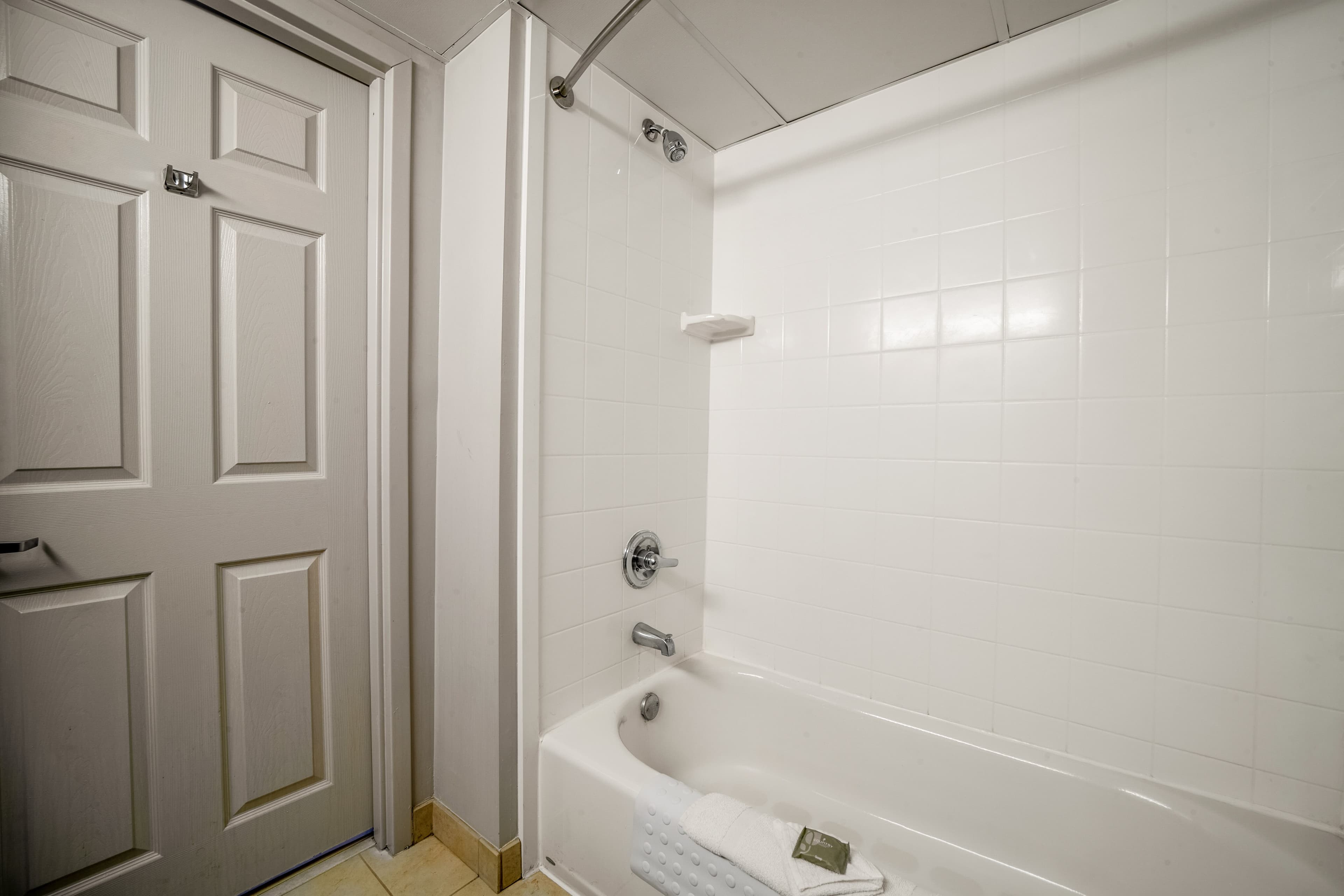 Country Inn & Suites by Radisson, Ontario at Ontario Mills, CA — 45
