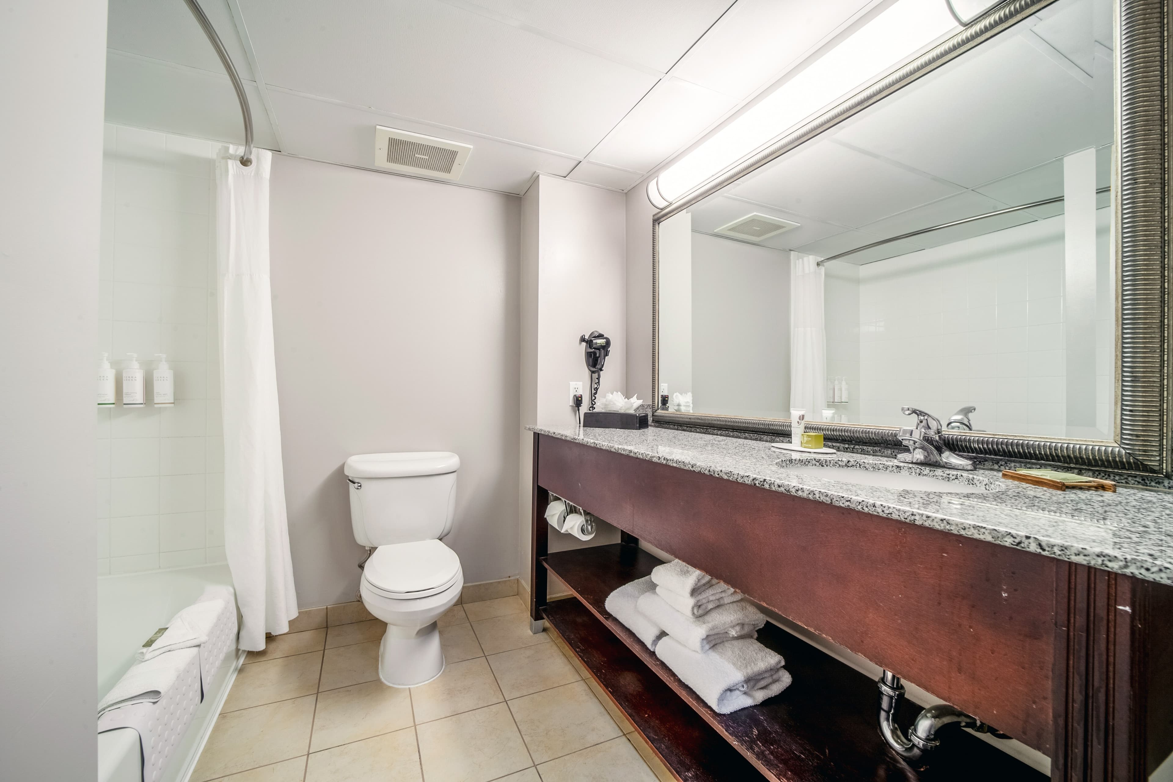 Country Inn & Suites by Radisson, Ontario at Ontario Mills, CA — 49