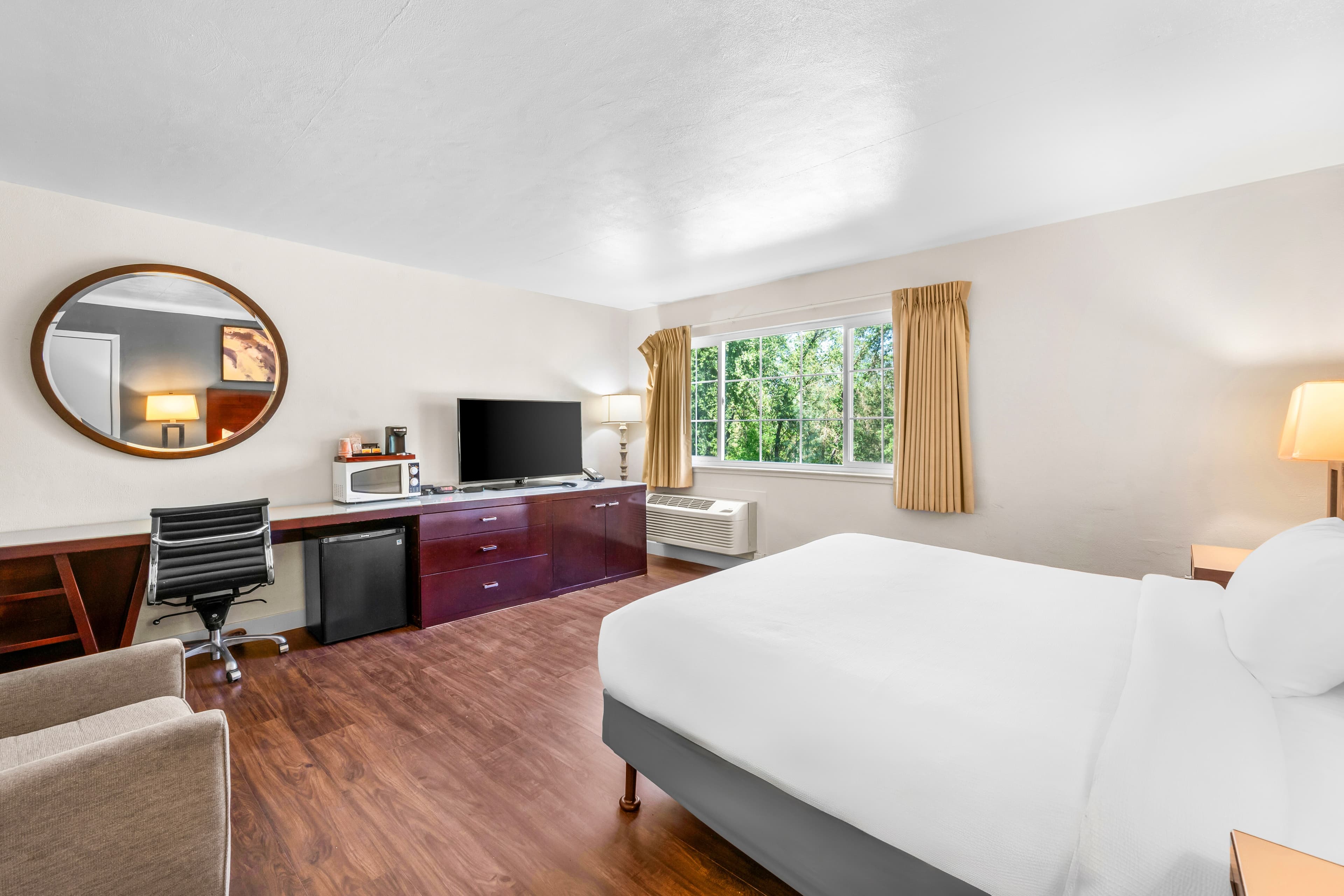 Quality Inn & Suites Jackson - Image 4