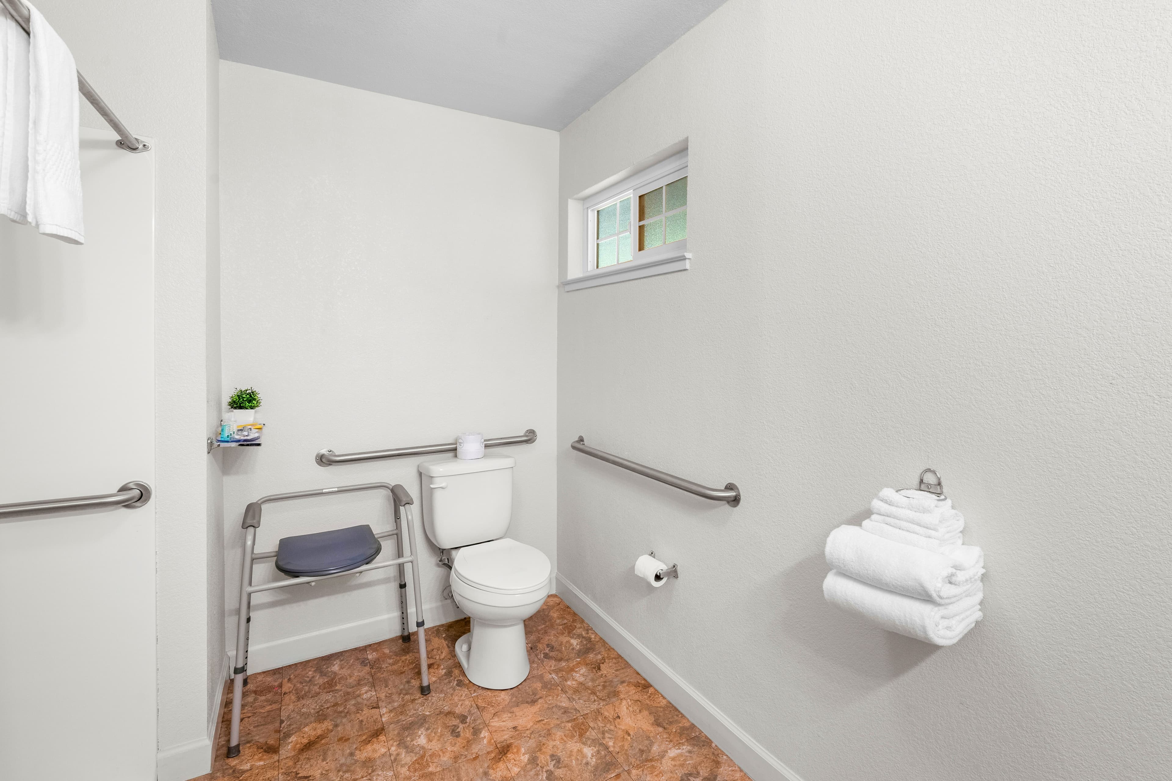 Quality Inn & Suites Jackson — 8