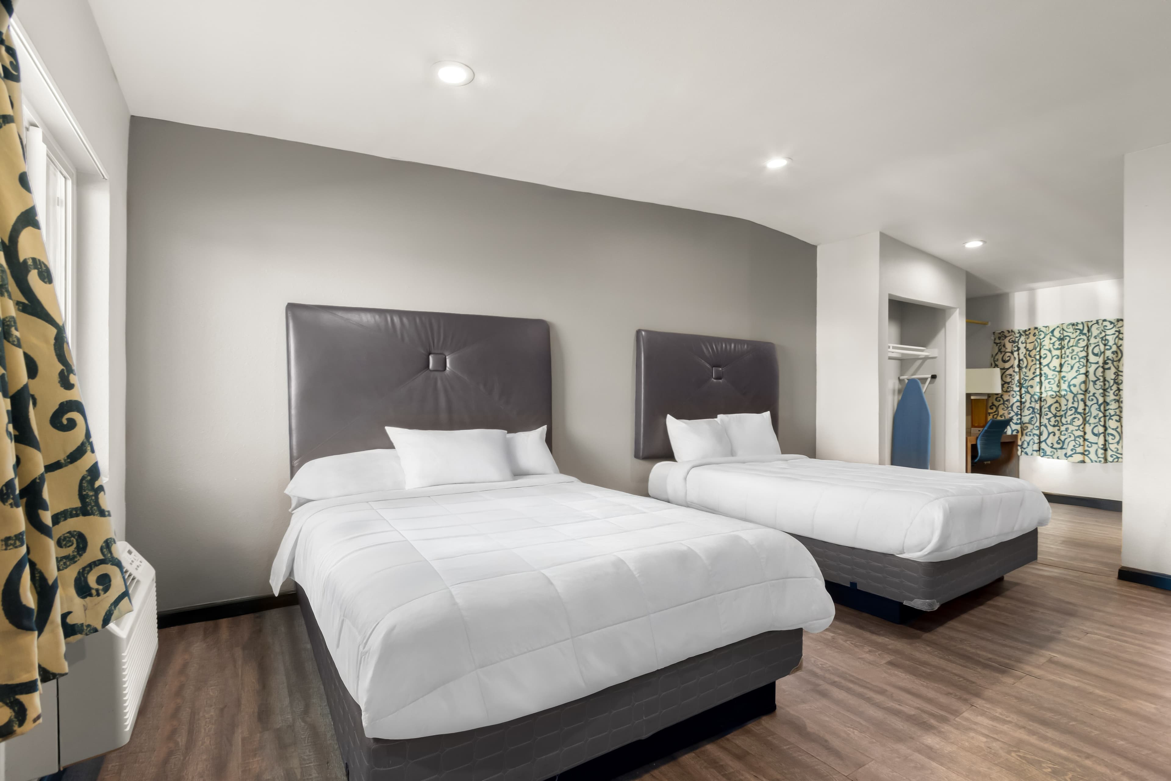 Suburban Studios Ridgecrest near China Lake Naval Station — 9