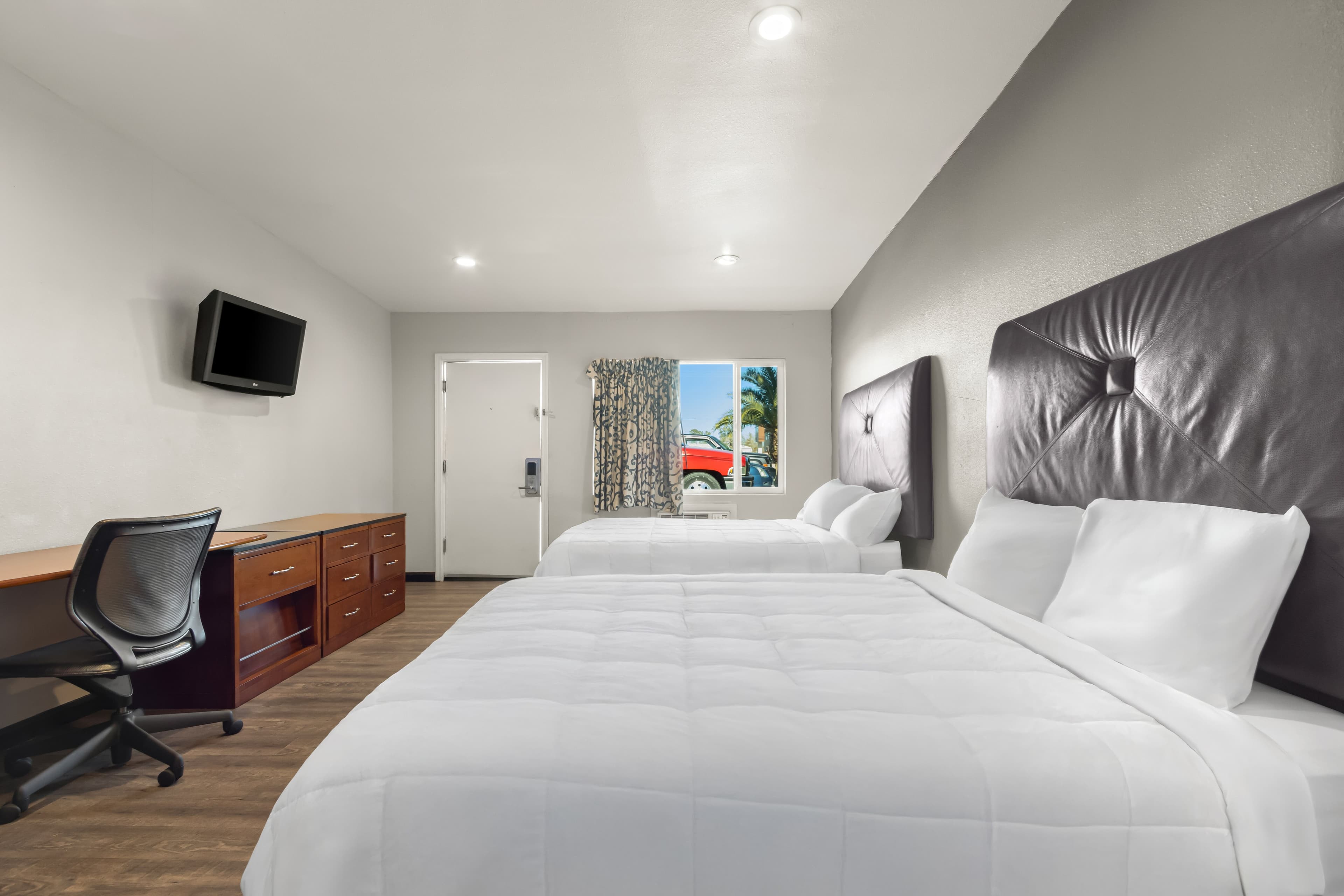 Suburban Studios Ridgecrest near China Lake Naval Station — 11