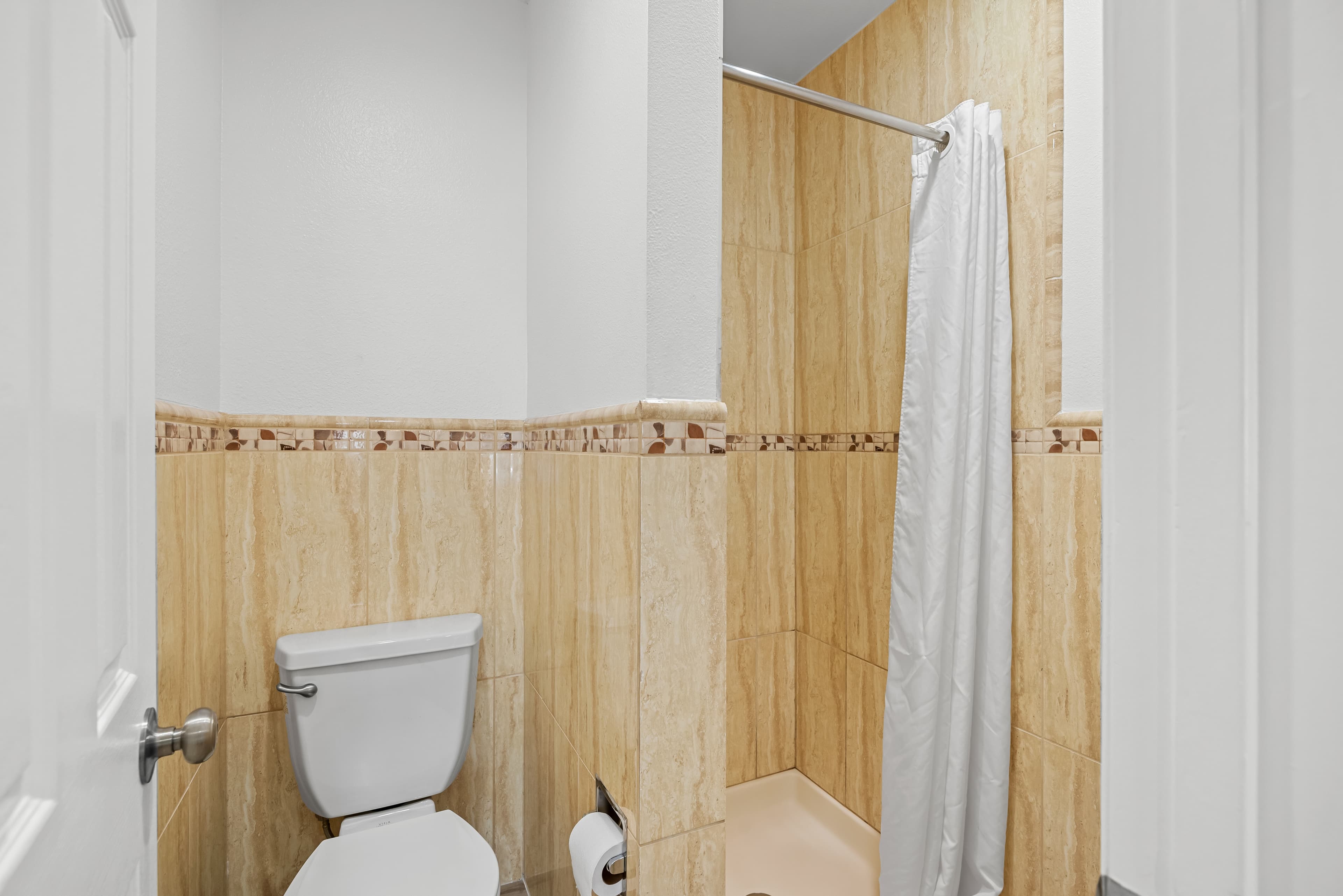 Rodeway Inn Commerce - Los Angeles — 13