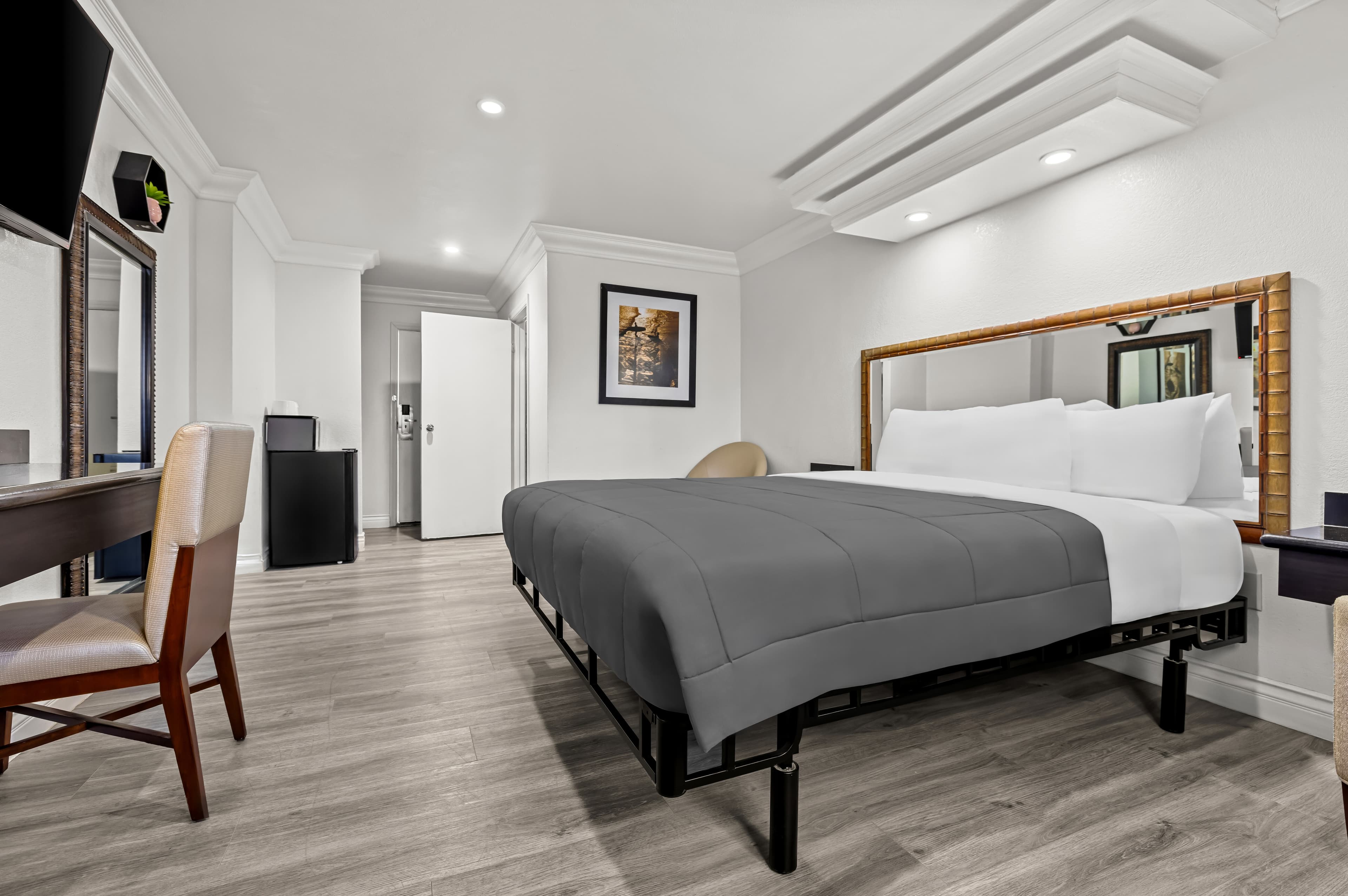 Rodeway Inn Santa Ana - Garden Grove - Image 5