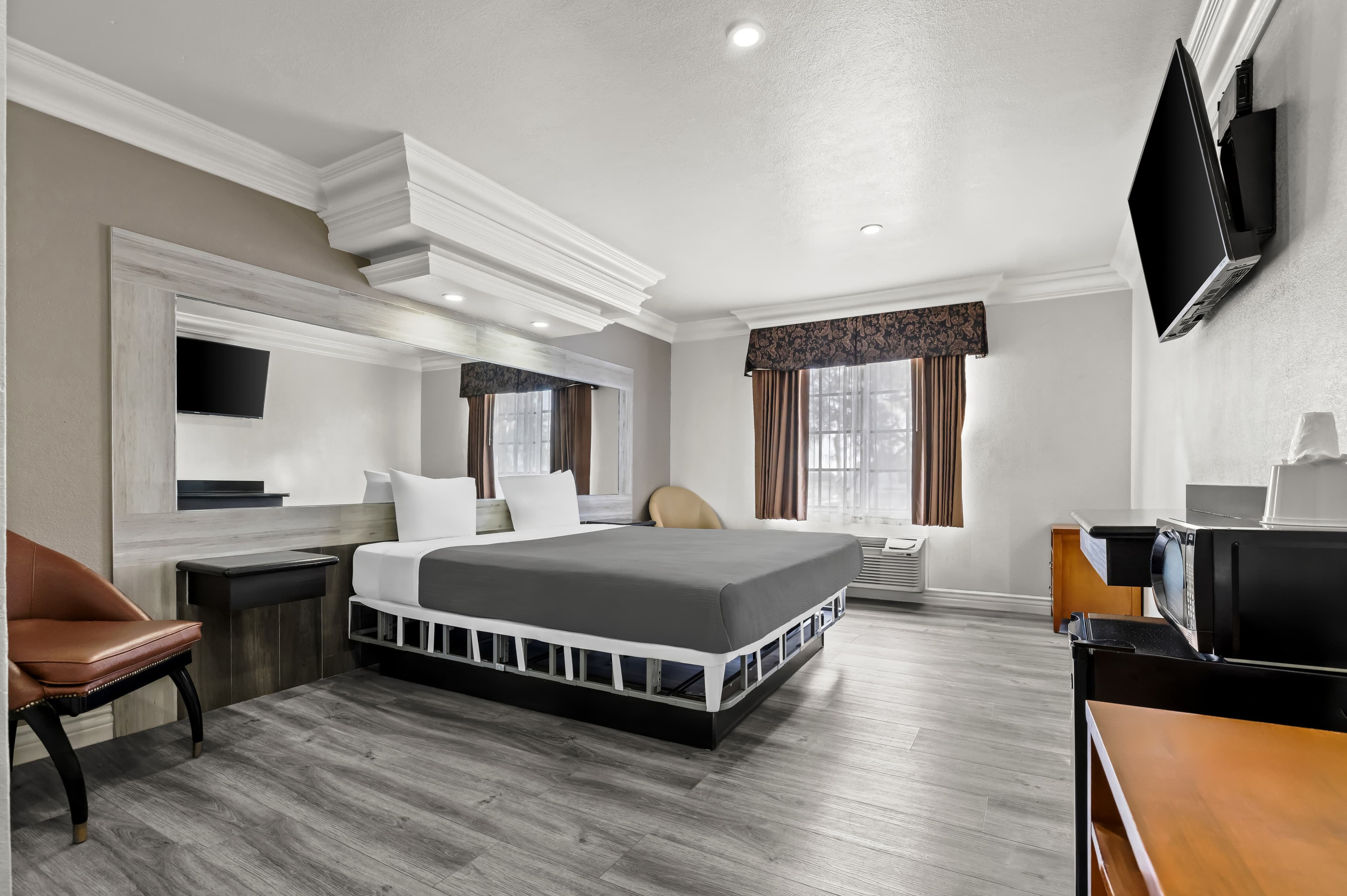 Rodeway Inn Santa Ana - Garden Grove - Image 3