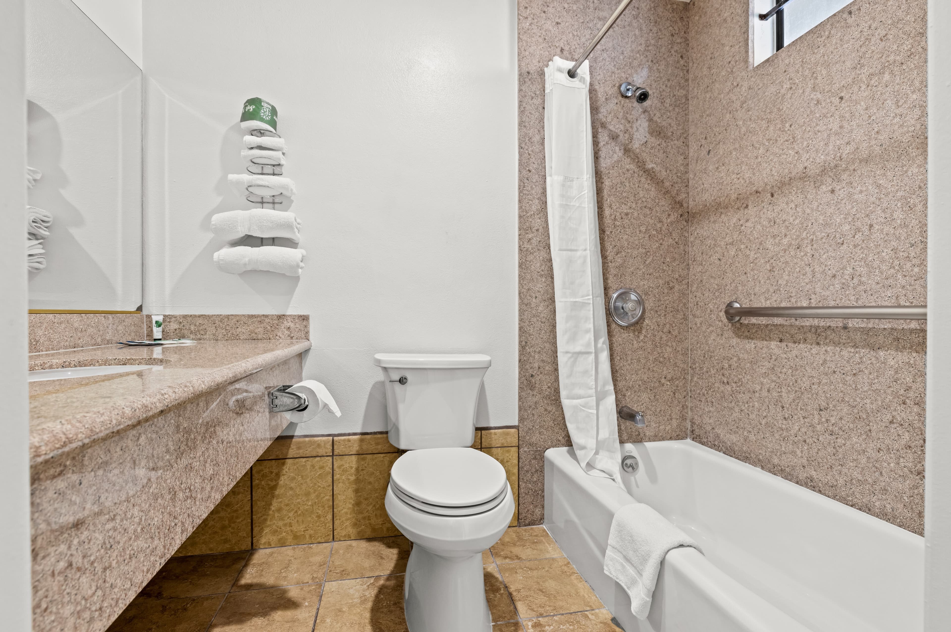 Rodeway Inn Santa Ana - Garden Grove — 20