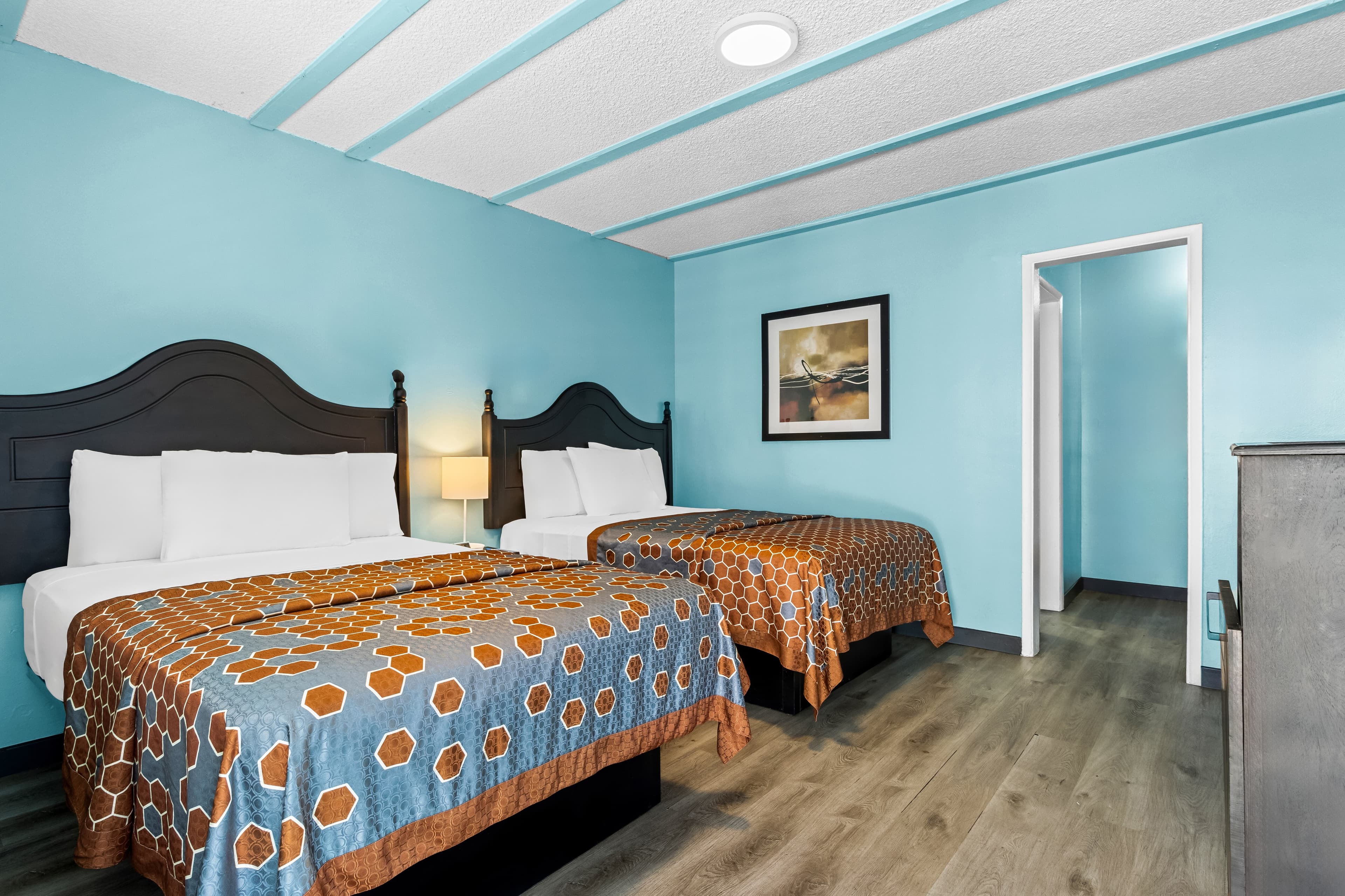 Rodeway Inn & Suites North Hollywood Burbank Airport - Universal Area — 15