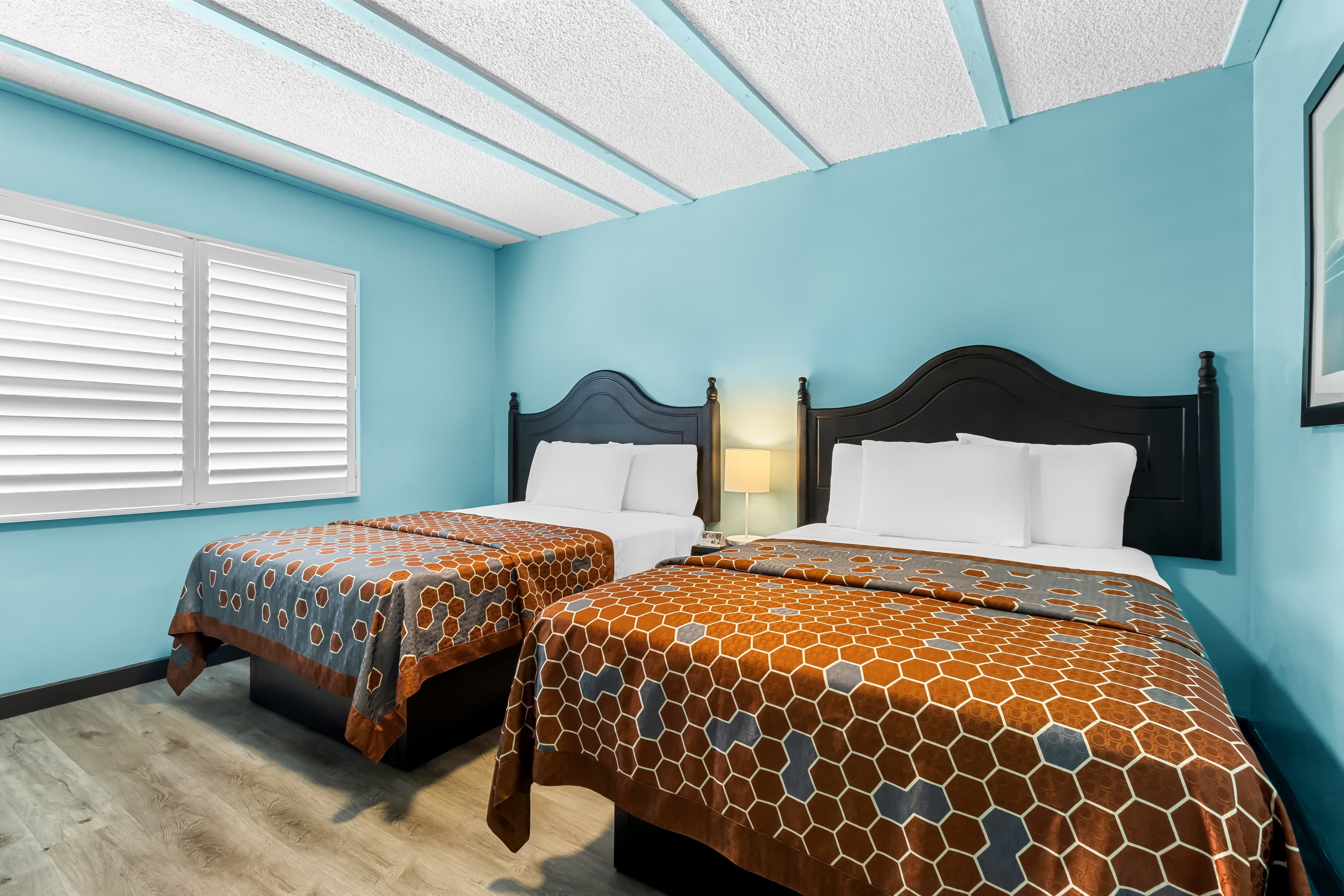 Rodeway Inn & Suites North Hollywood Burbank Airport - Universal Area — 16