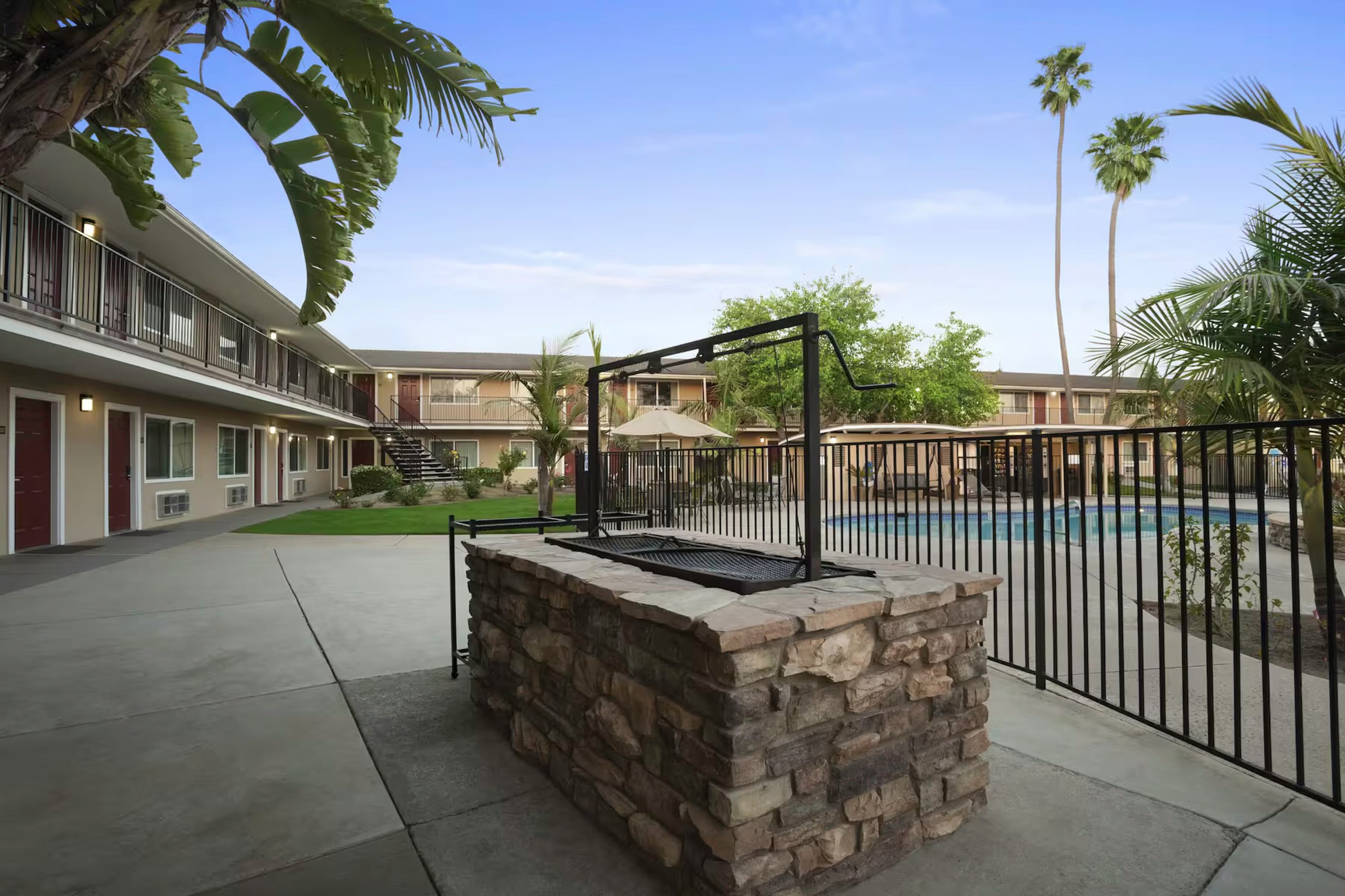 Quality Inn & Suites Santa Maria - Image 1