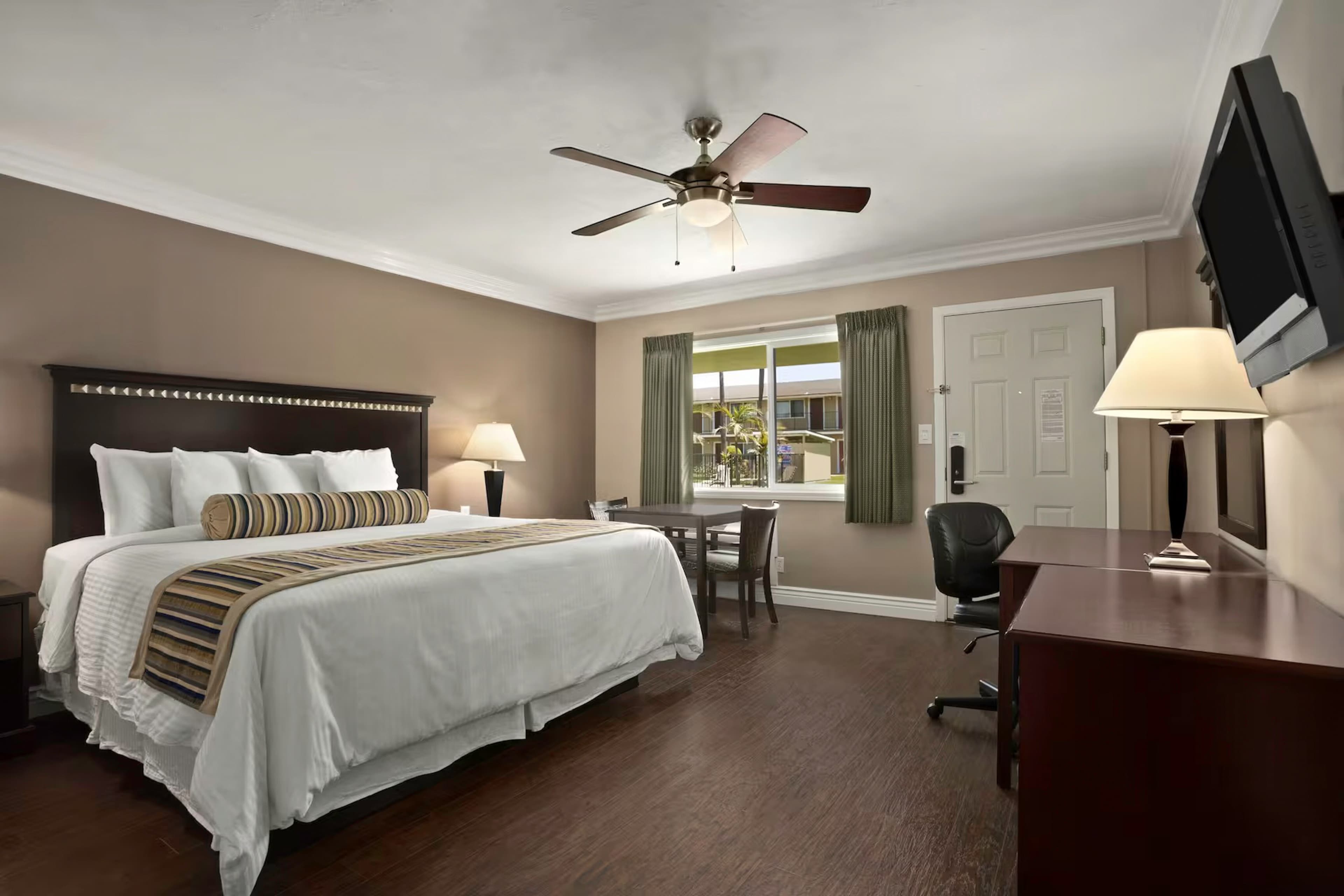 Quality Inn & Suites Santa Maria - Image 2