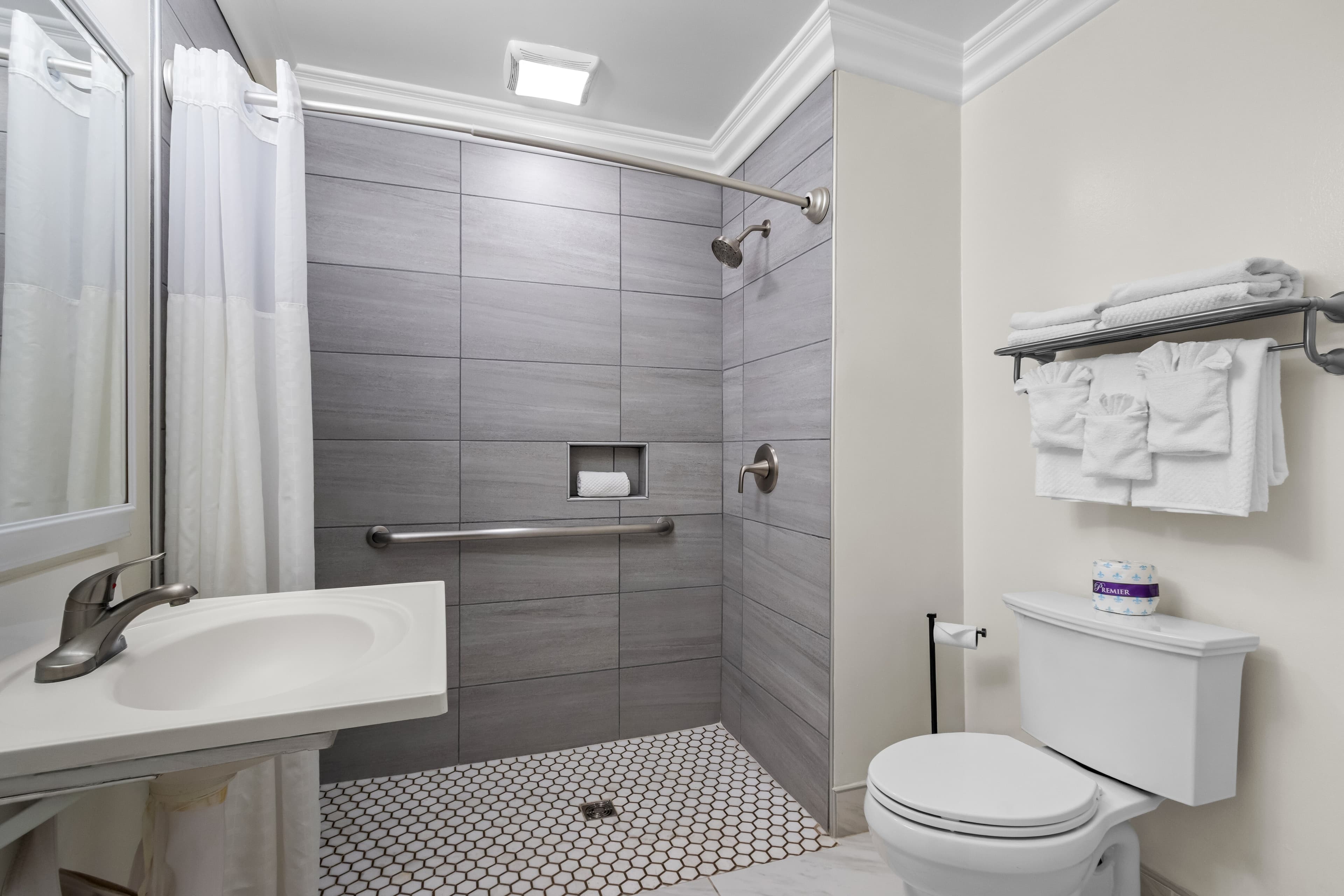 Quality Inn & Suites Santa Maria — 15