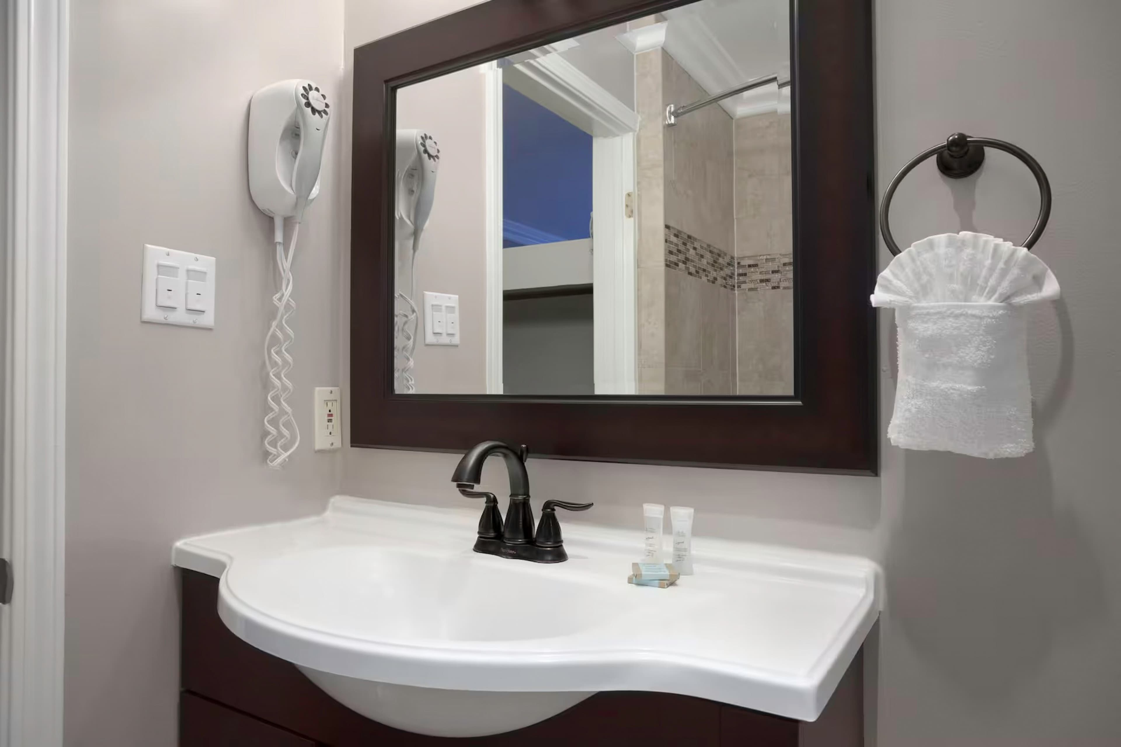Quality Inn & Suites Santa Maria - Image 5
