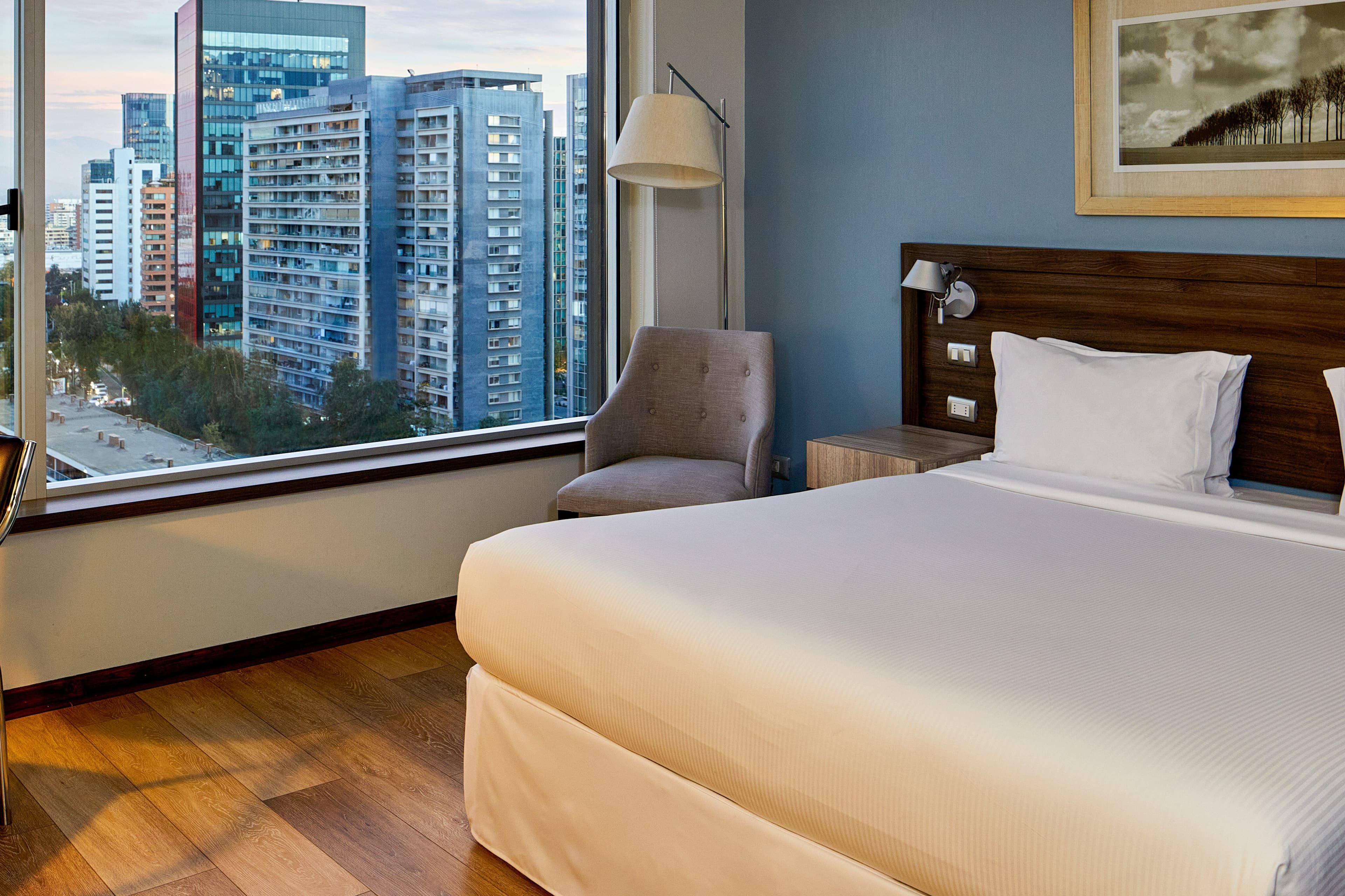 Radisson Blu Plaza El Bosque Santiago - Image 2