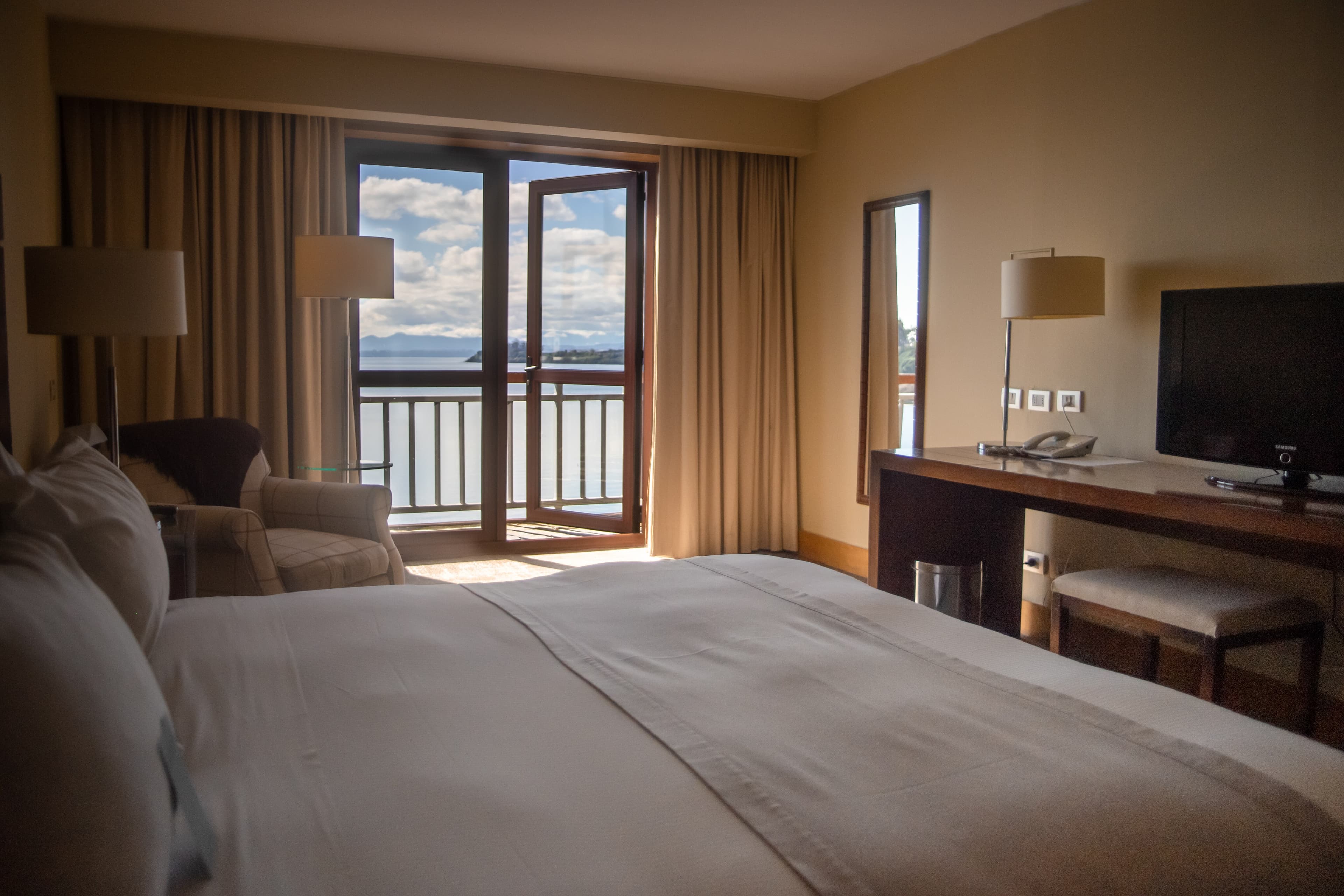 Radisson Hotel Puerto Varas - Image 1