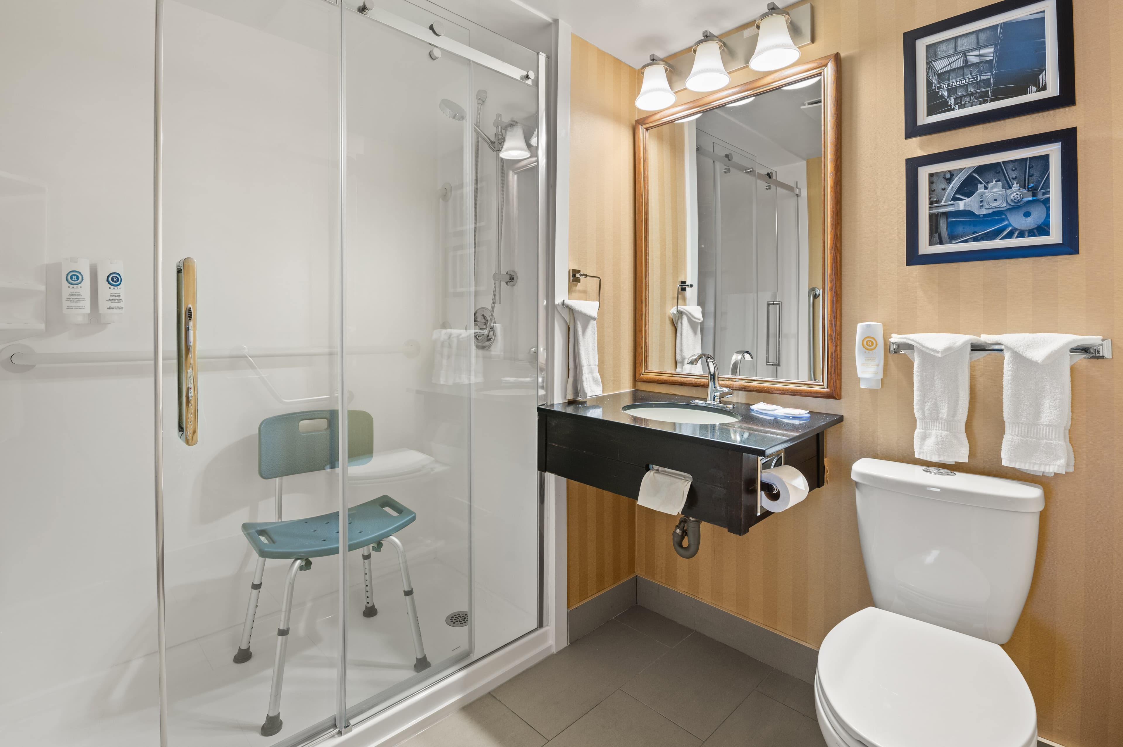 Comfort Inn - Image 3