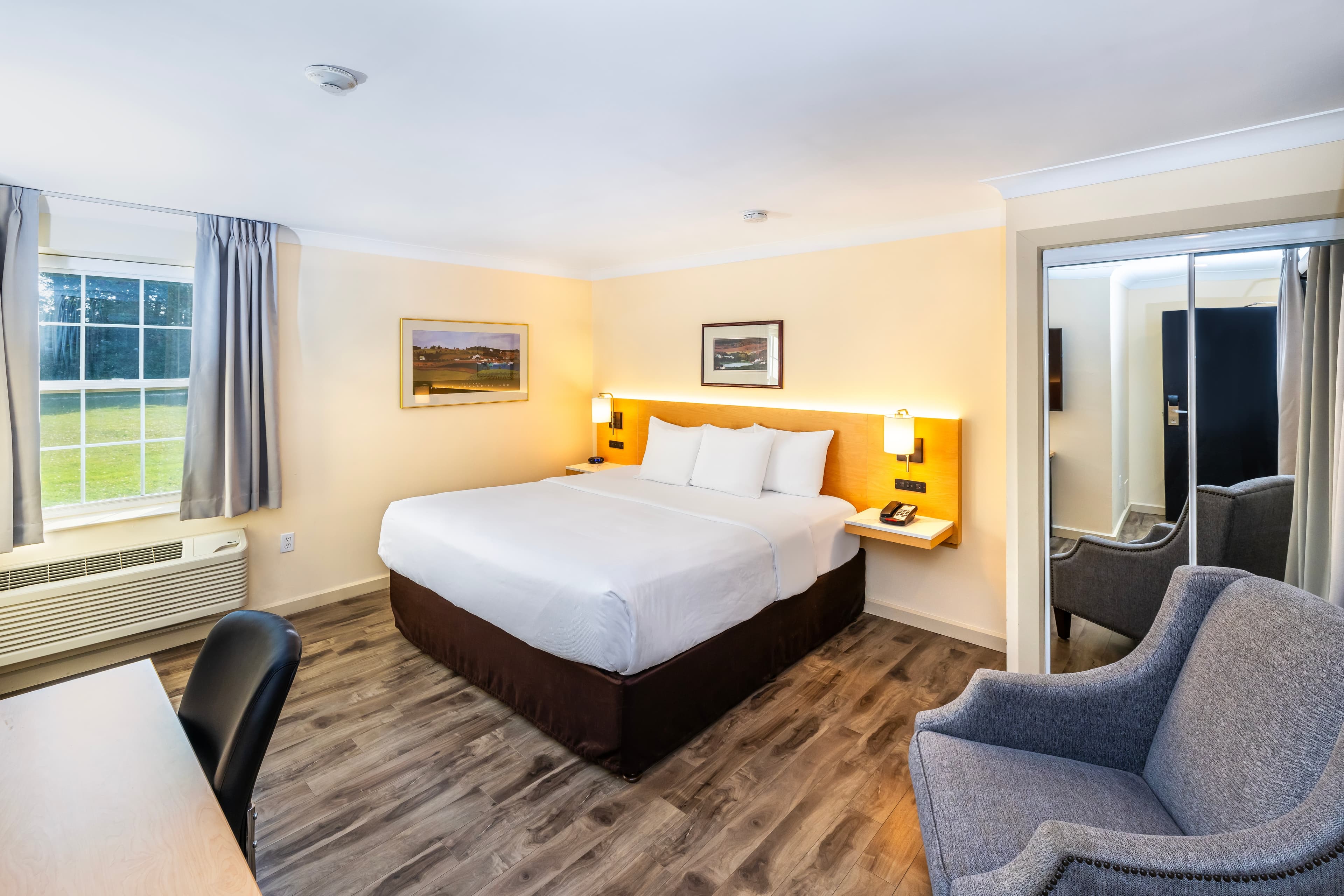 Quality Inn & Suites Garden of the Gulf - Image 3