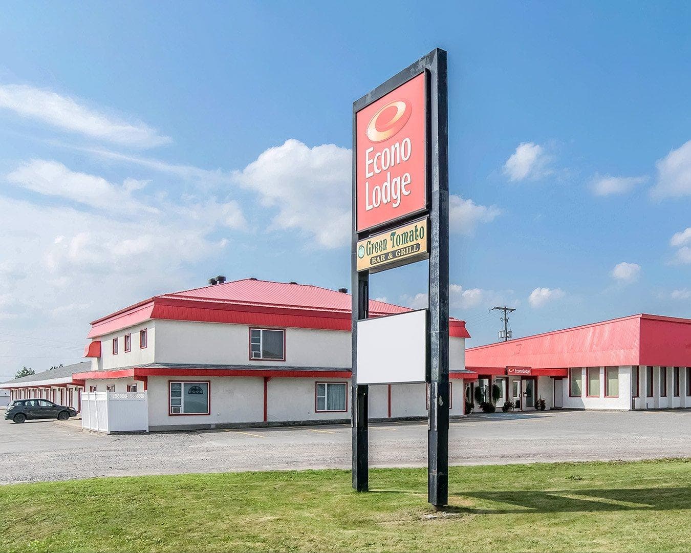 Econo Lodge - Image 1