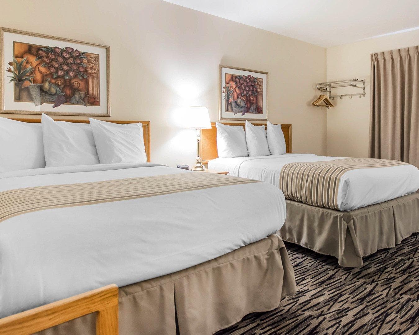 Econo Lodge — 9