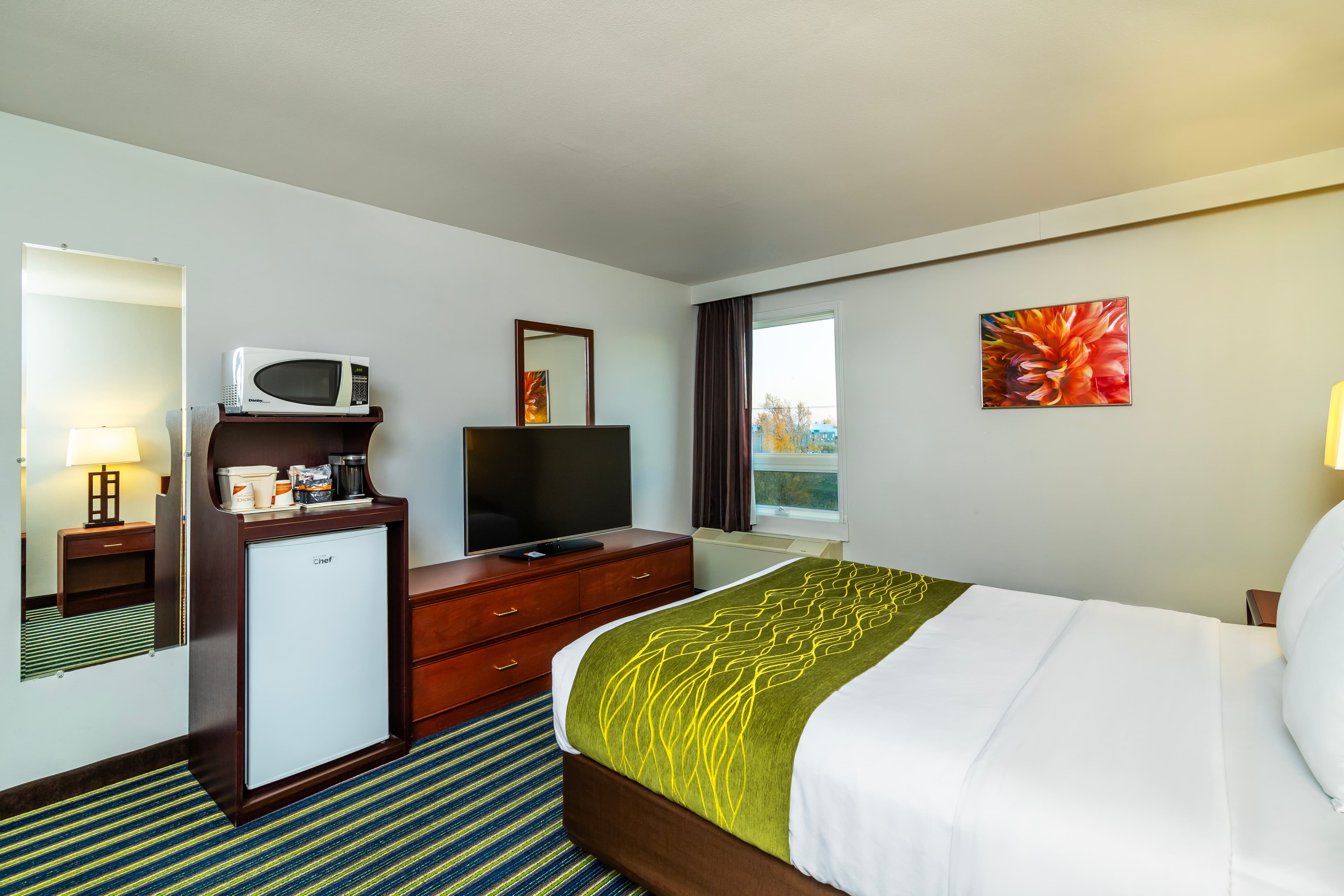 Comfort Inn & Suites - Image 3