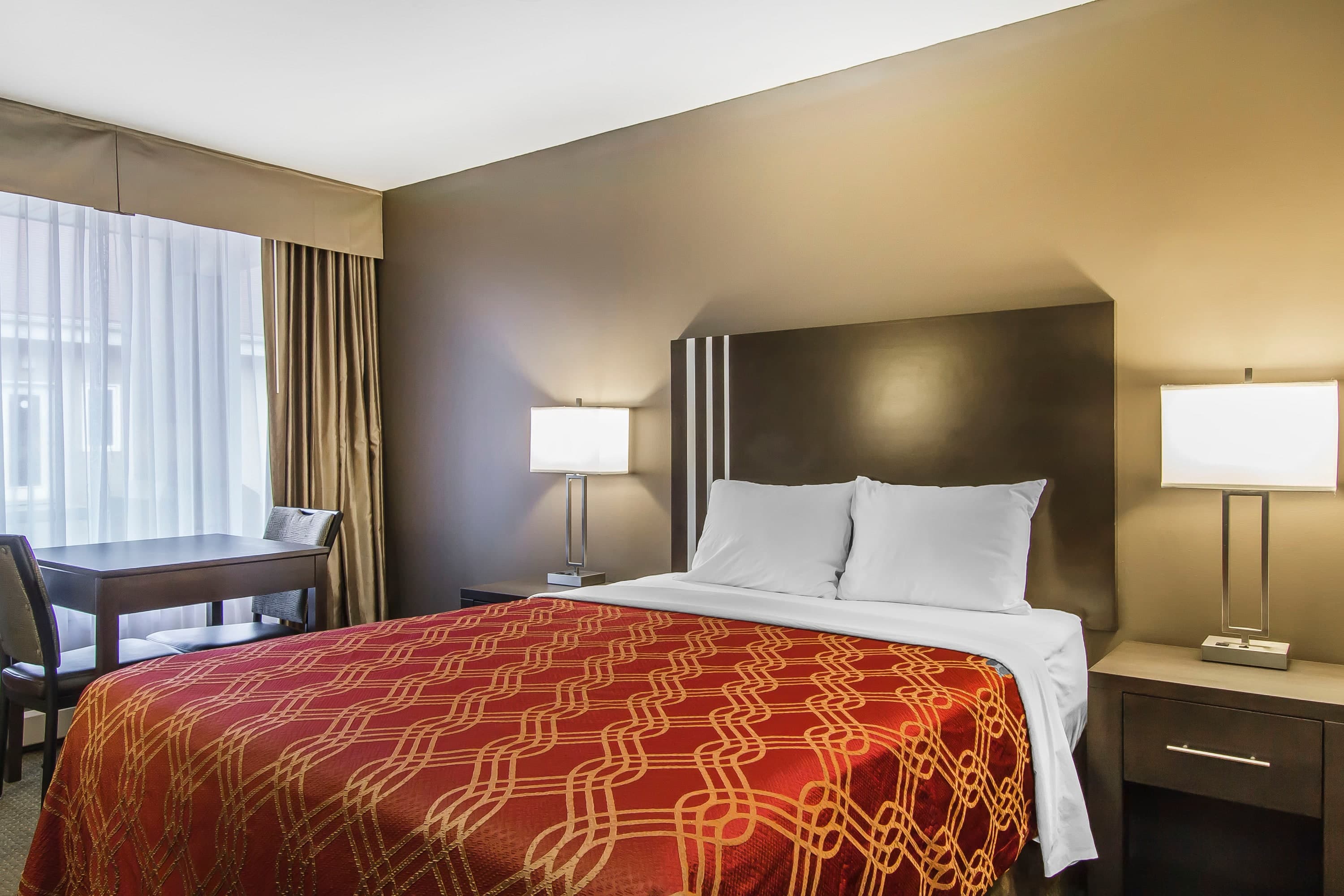 Econo Lodge Inn & Suites — 12