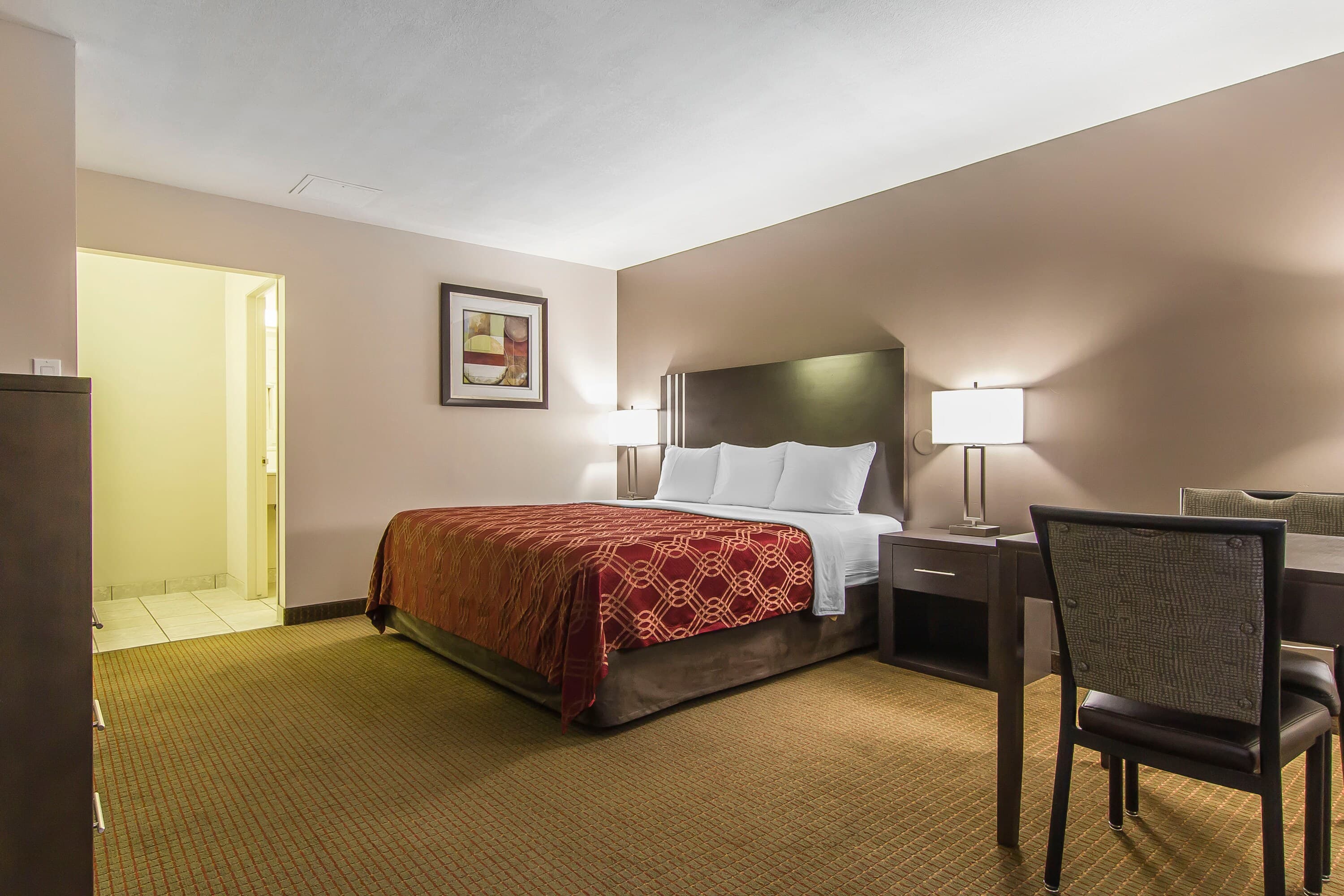 Econo Lodge Inn & Suites — 11