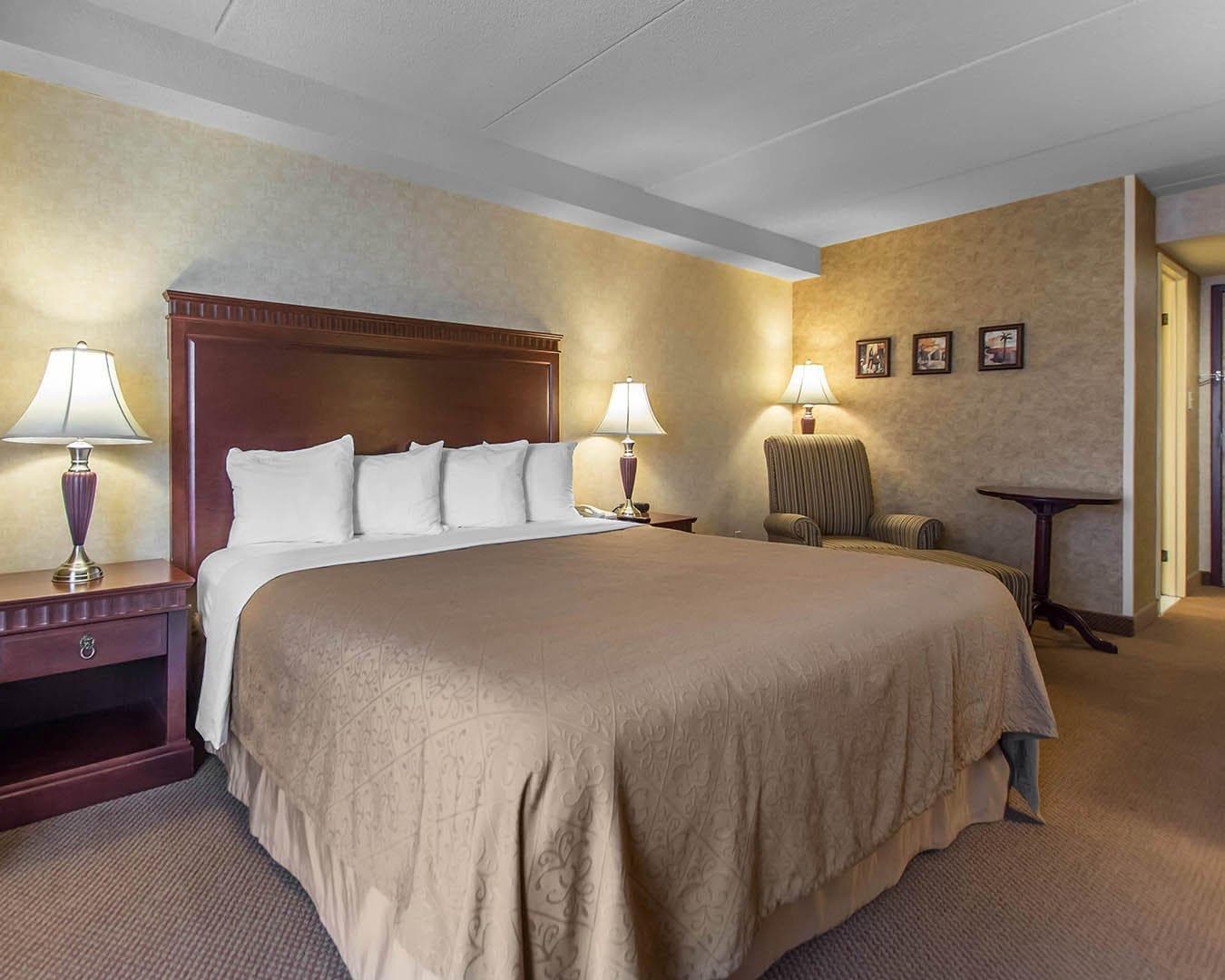 Quality Inn & Suites Bay Front - Image 3