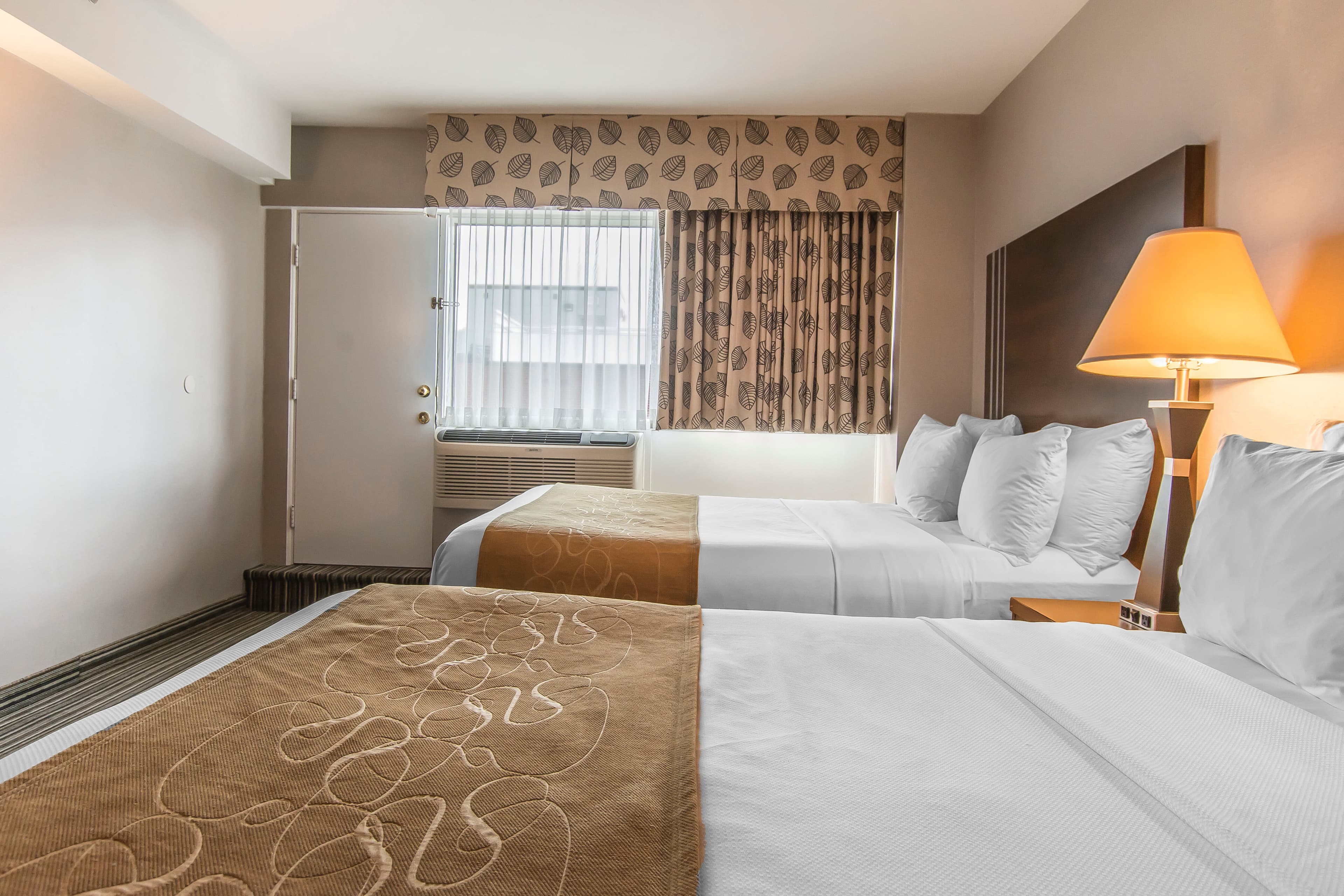 Comfort Suites Downtown — 16
