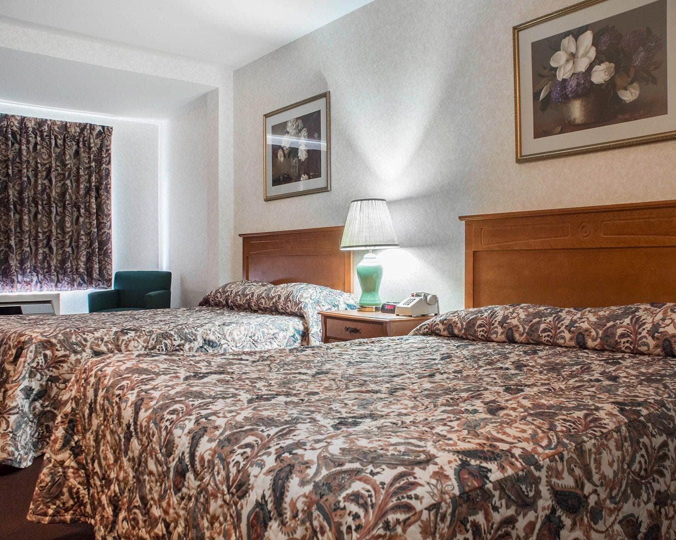 Econo Lodge By the Falls — 6