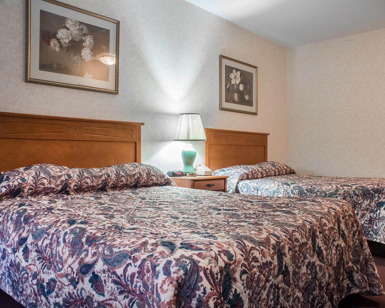 Econo Lodge By the Falls — 8