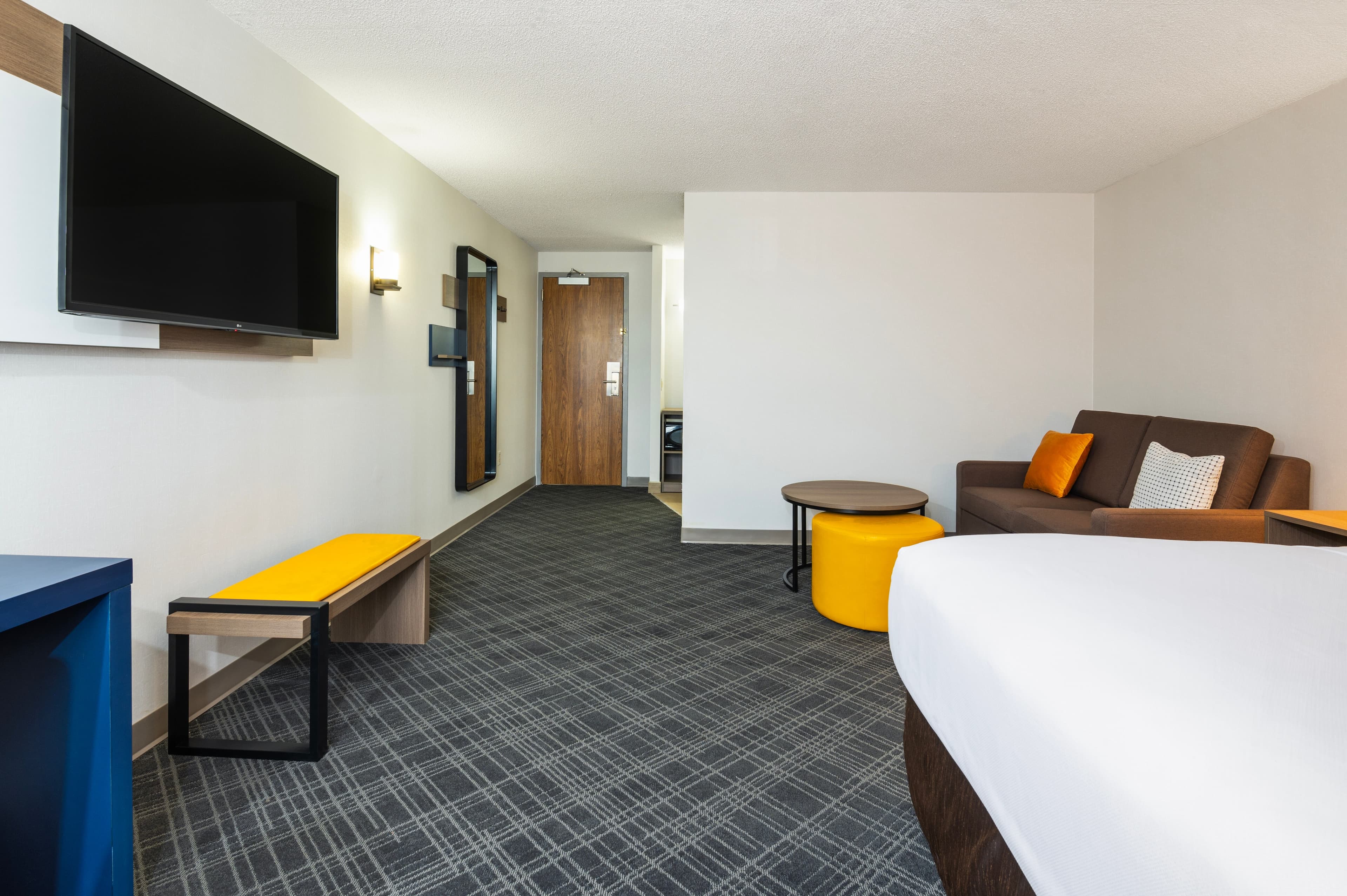 Comfort Inn & Suites — 14