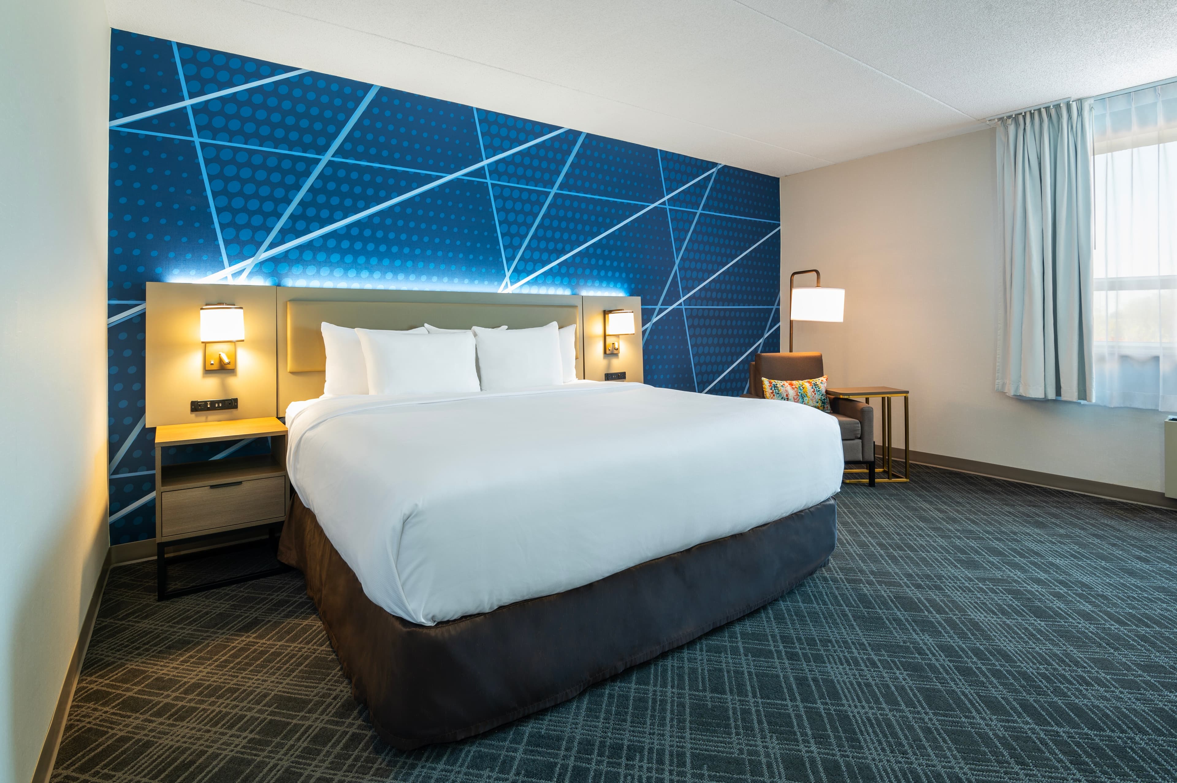 Comfort Inn & Suites - Image 2