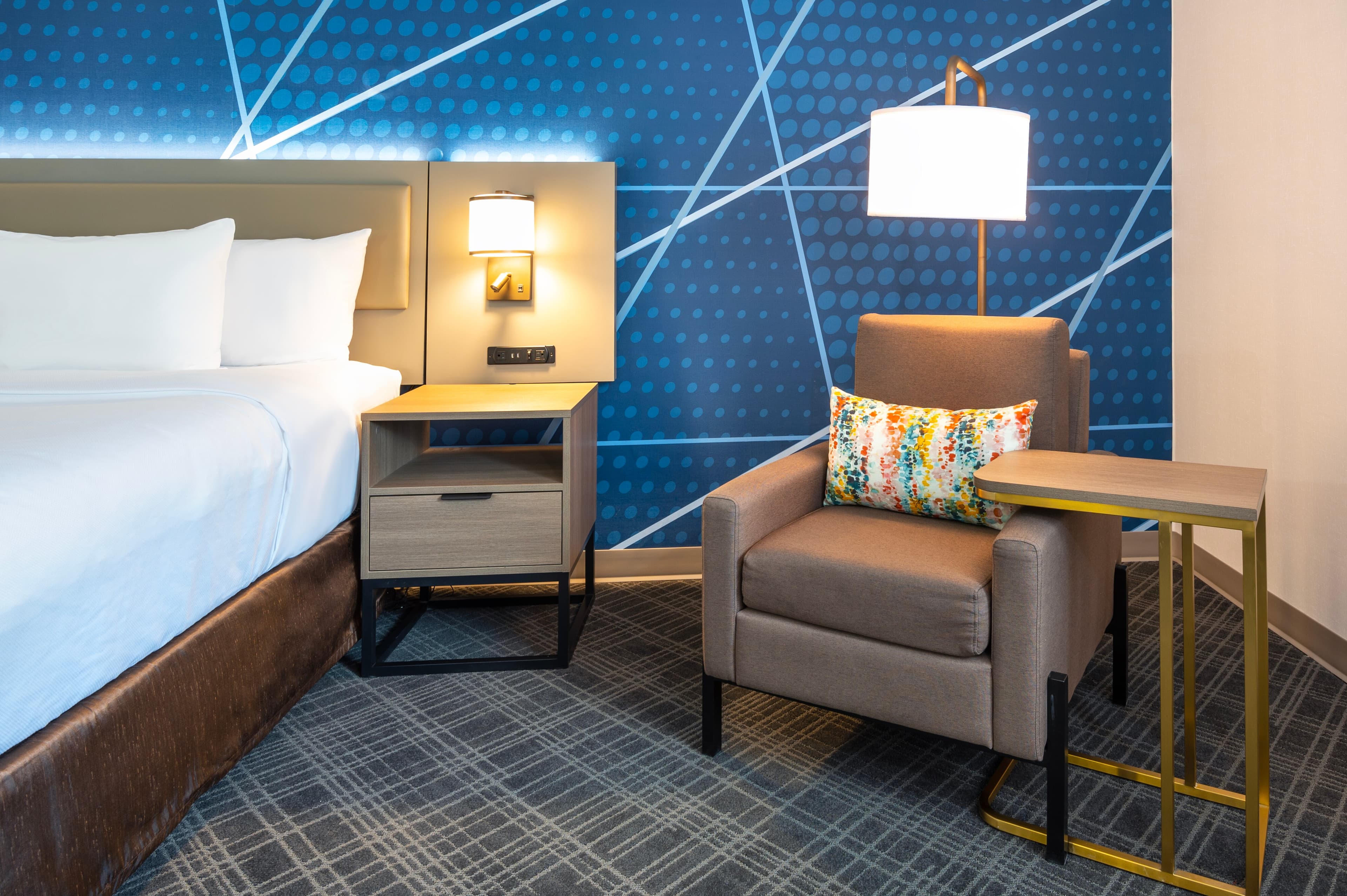 Comfort Inn & Suites - Image 5