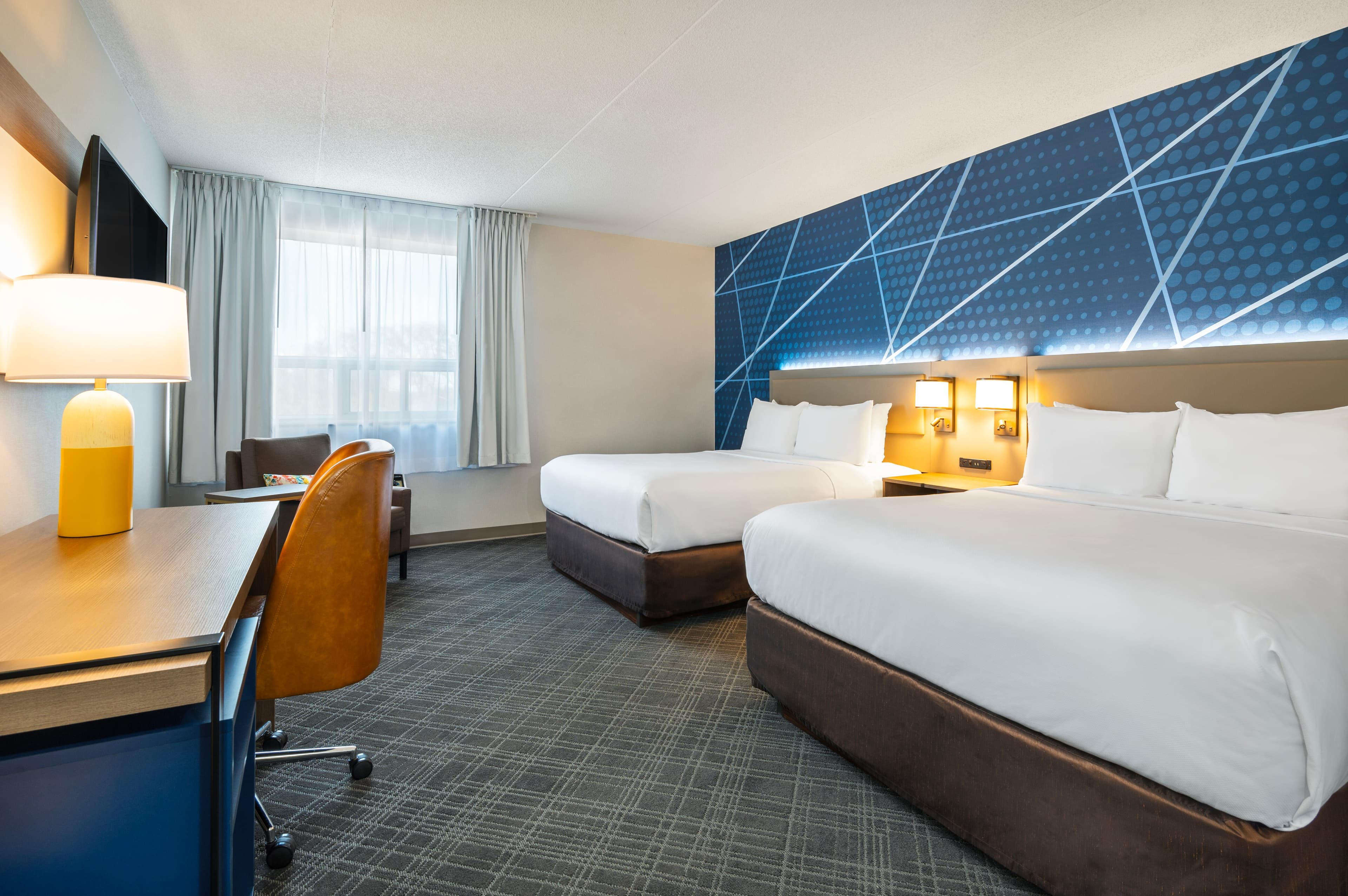 Comfort Inn & Suites - Image 1
