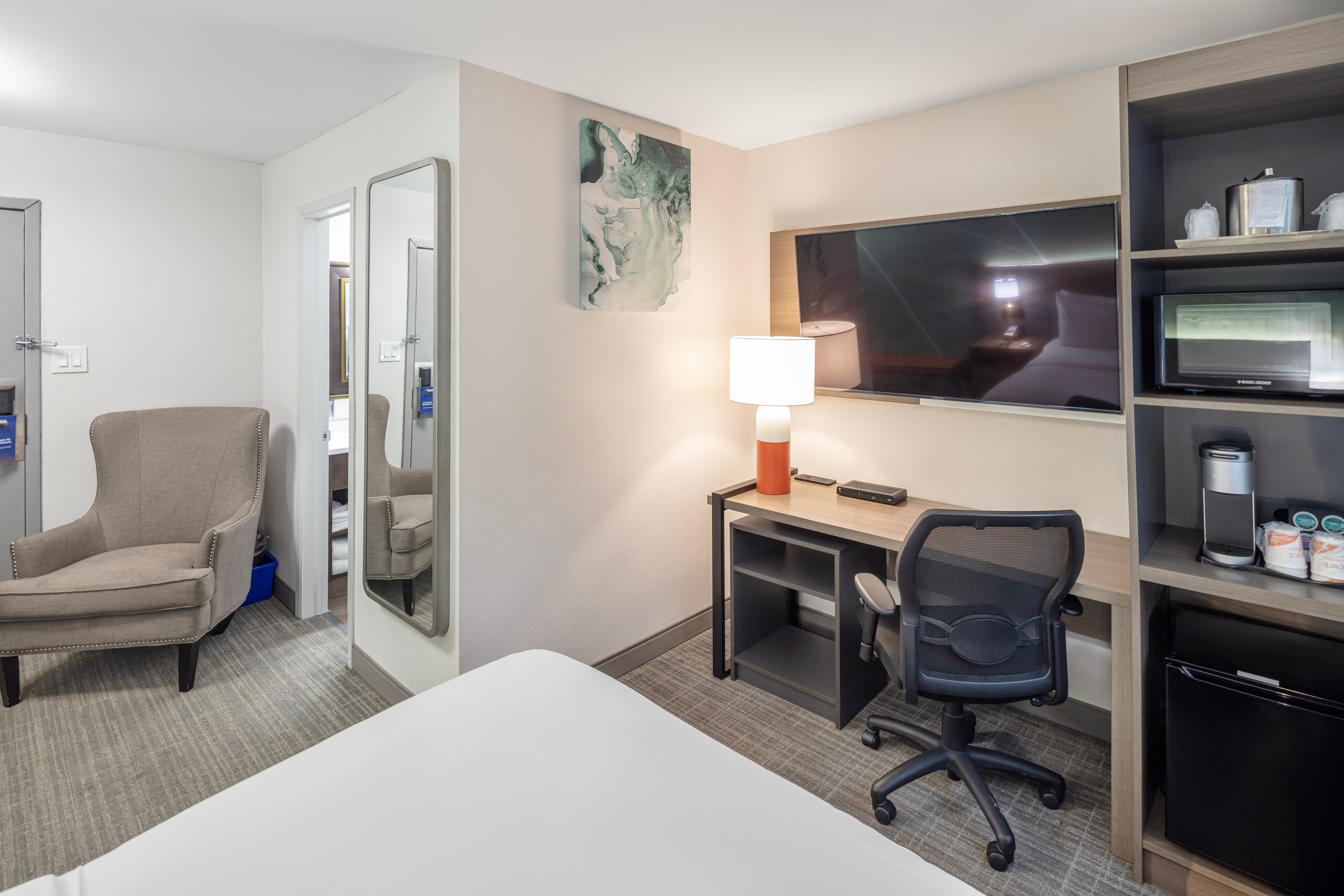 Comfort Inn - Image 4