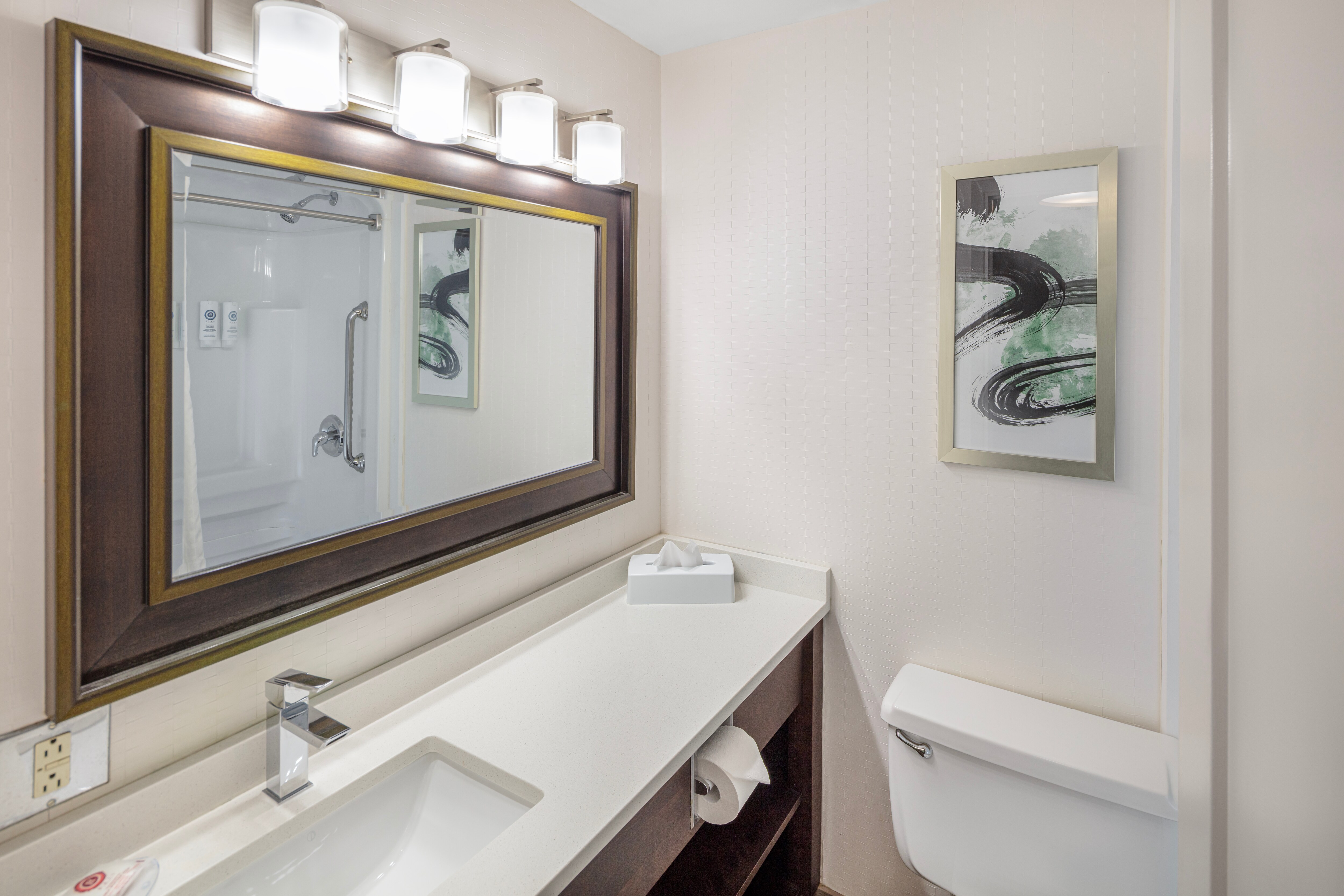 Comfort Inn - Image 5