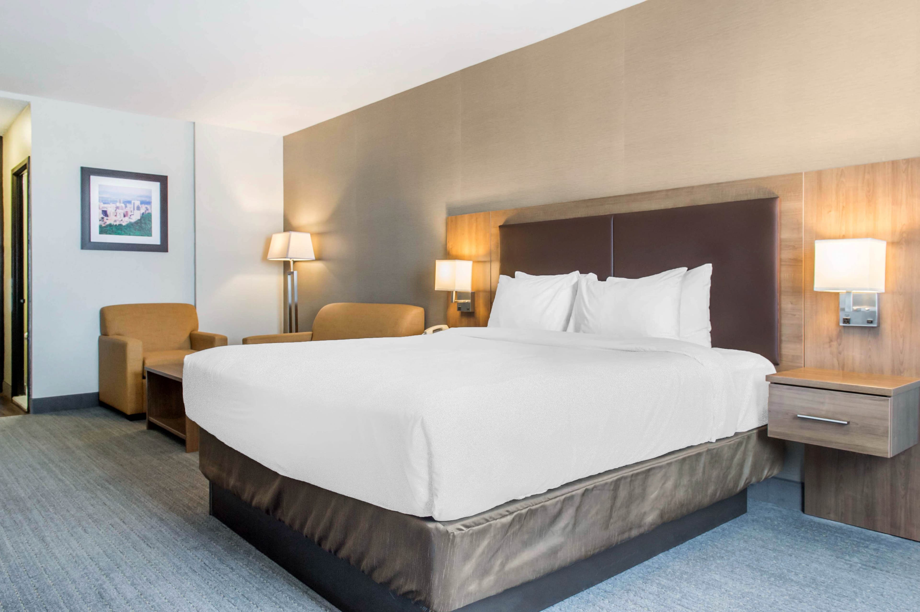 Quality Hotel Dorval Aeroport - Image 2