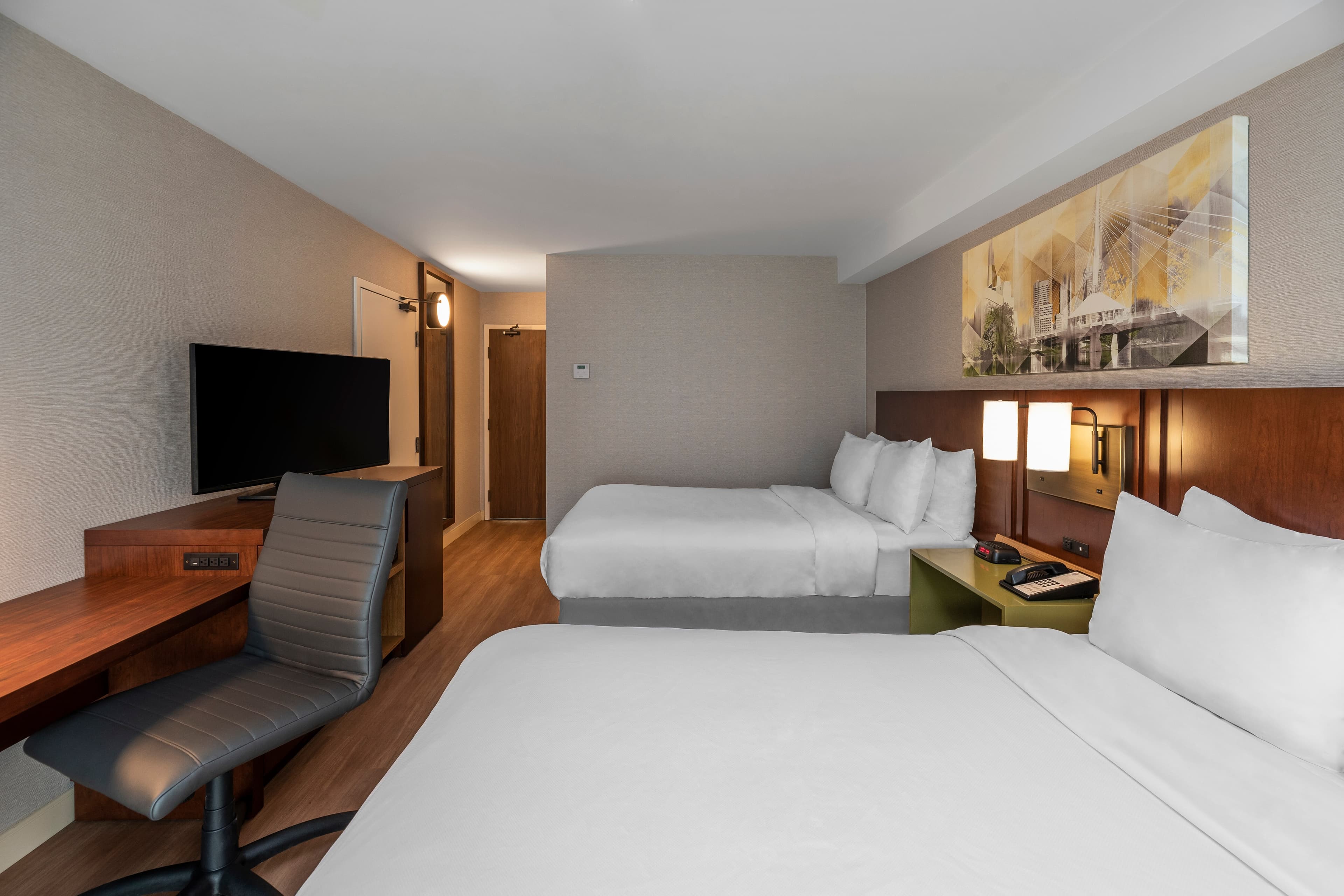 Comfort Inn Airport - Image 4
