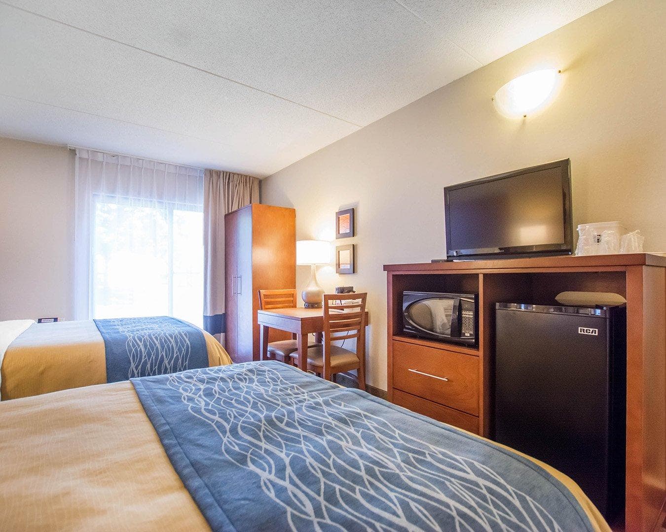 Comfort Inn - Image 2